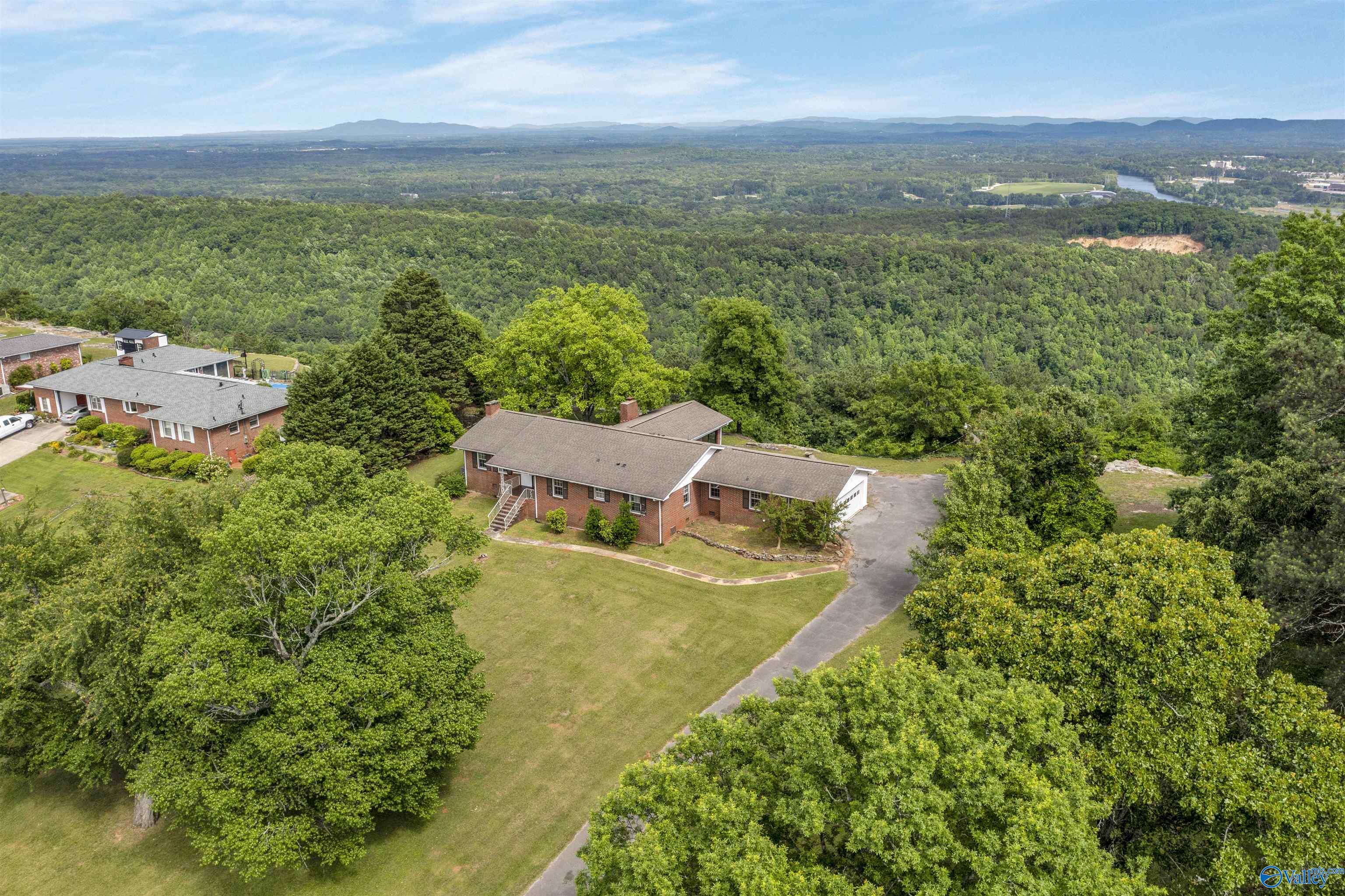 1131 Bellevue Drive