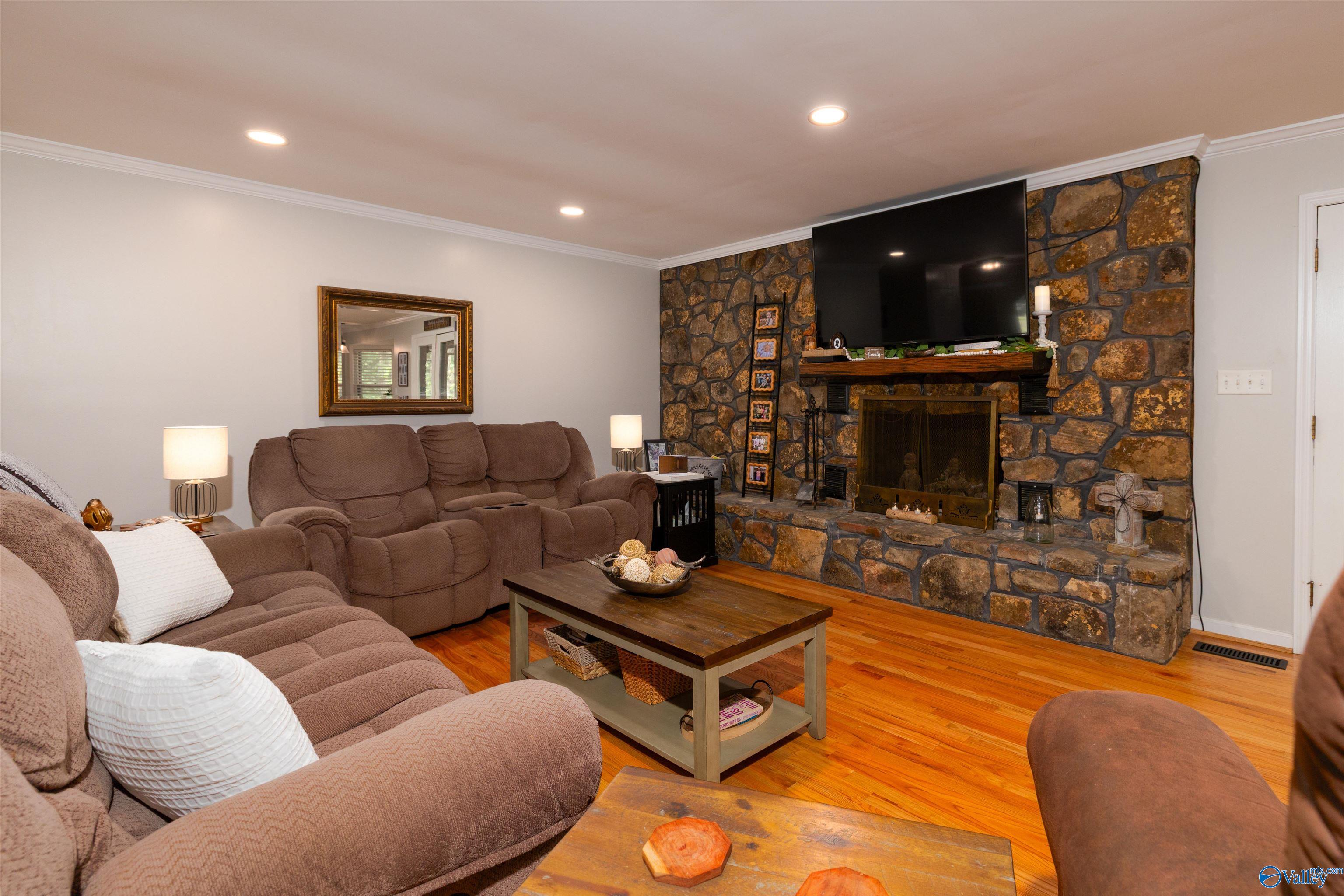 210 Aqua Vista Drive East
