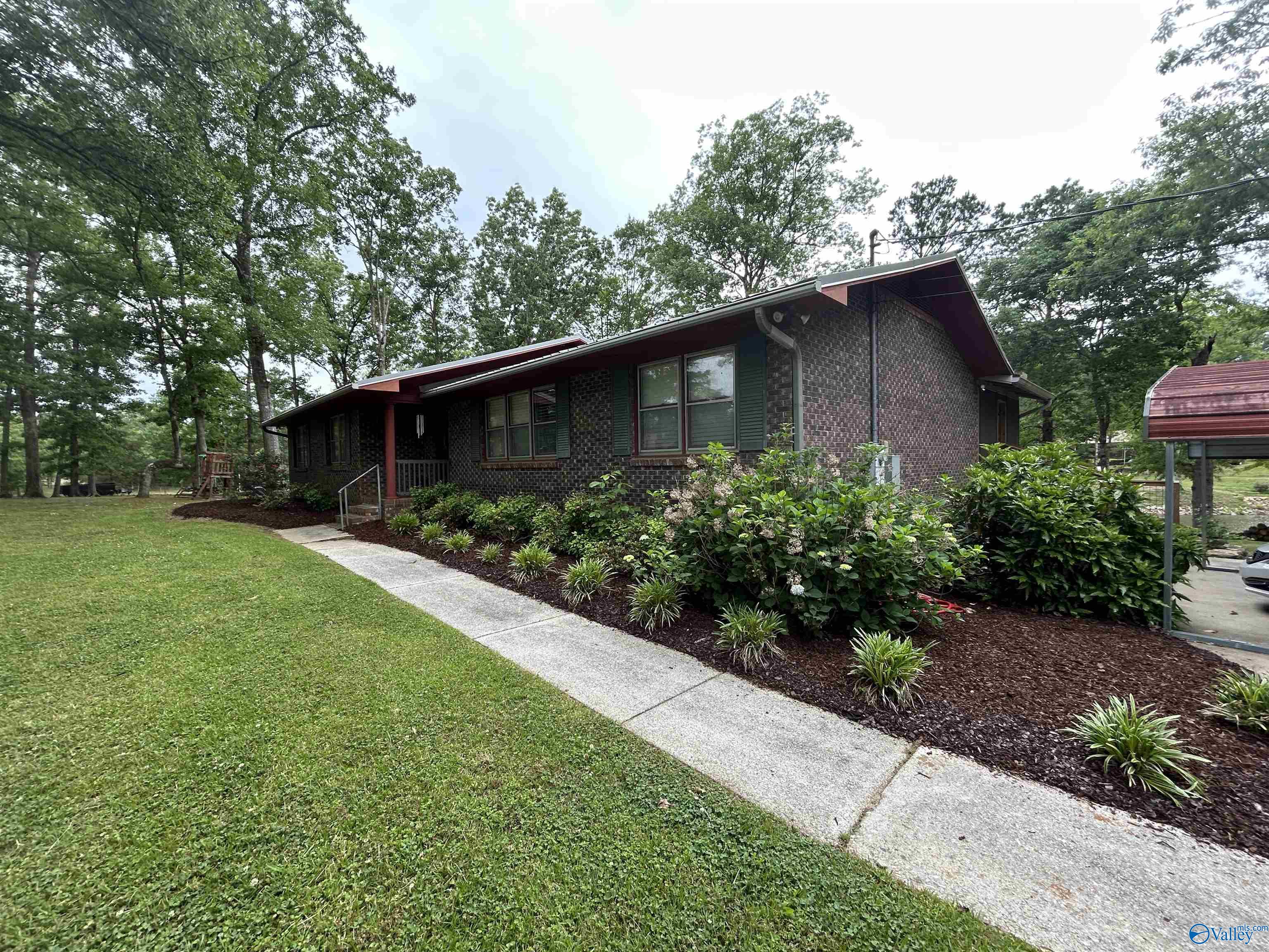 210 Aqua Vista Drive East