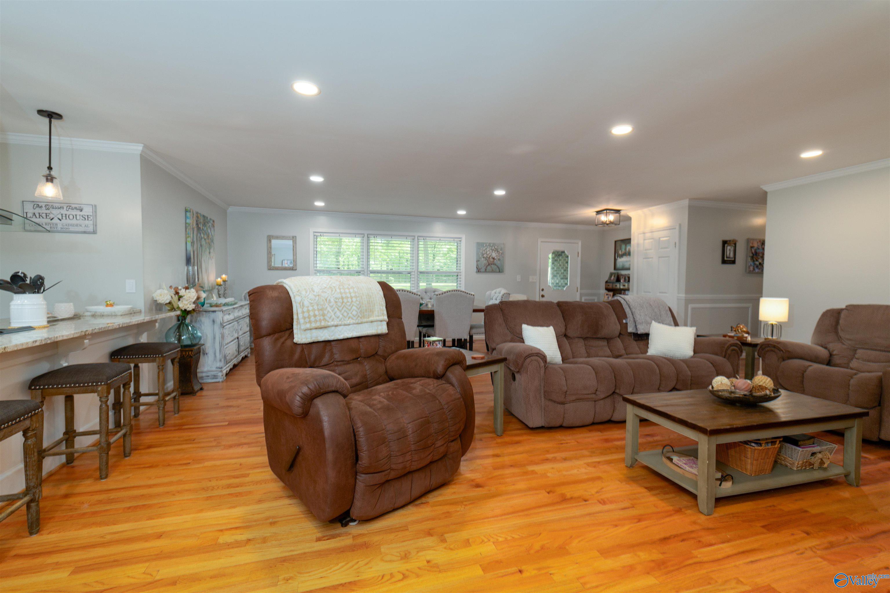 210 Aqua Vista Drive East