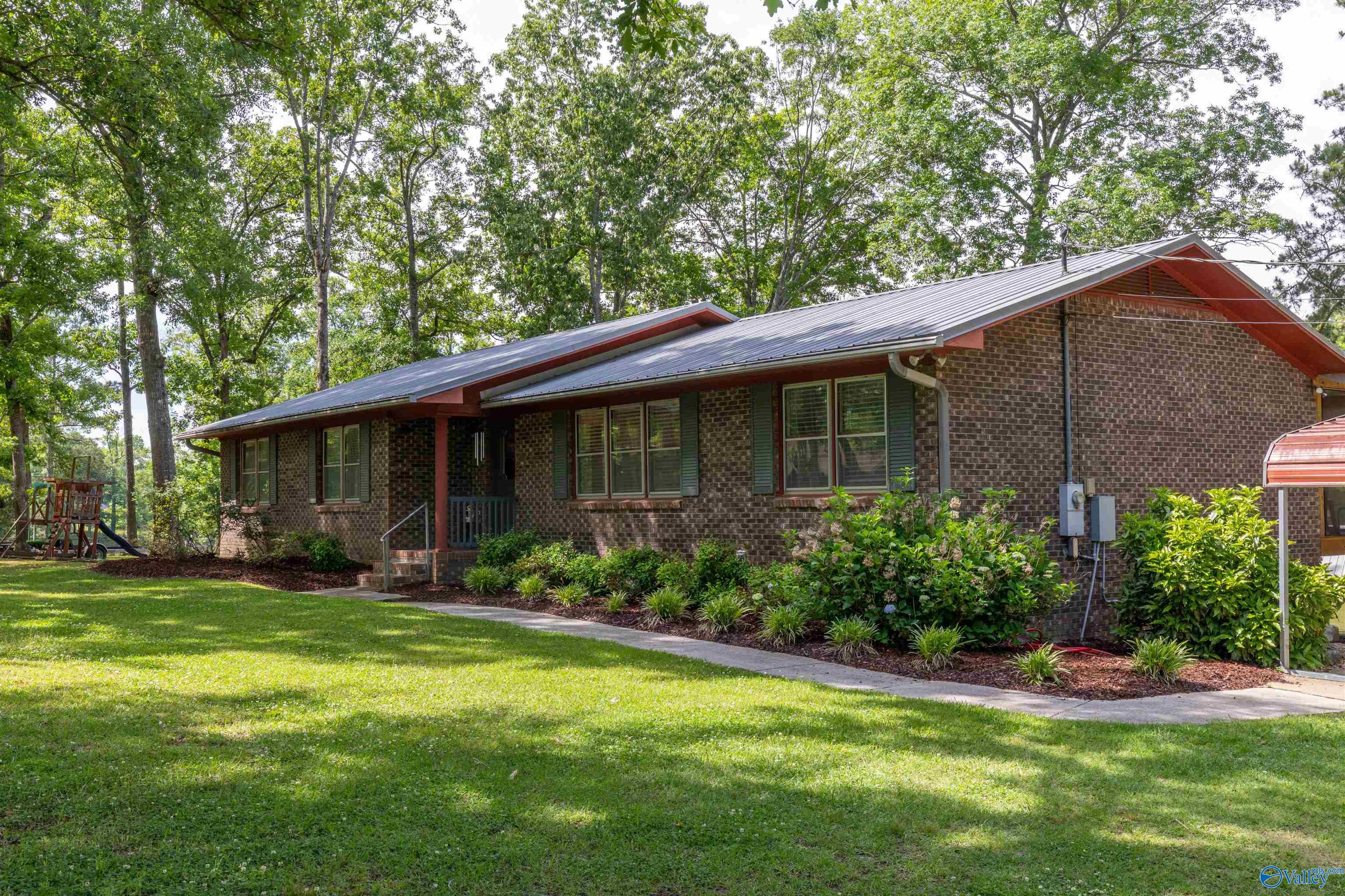 210 Aqua Vista Drive East