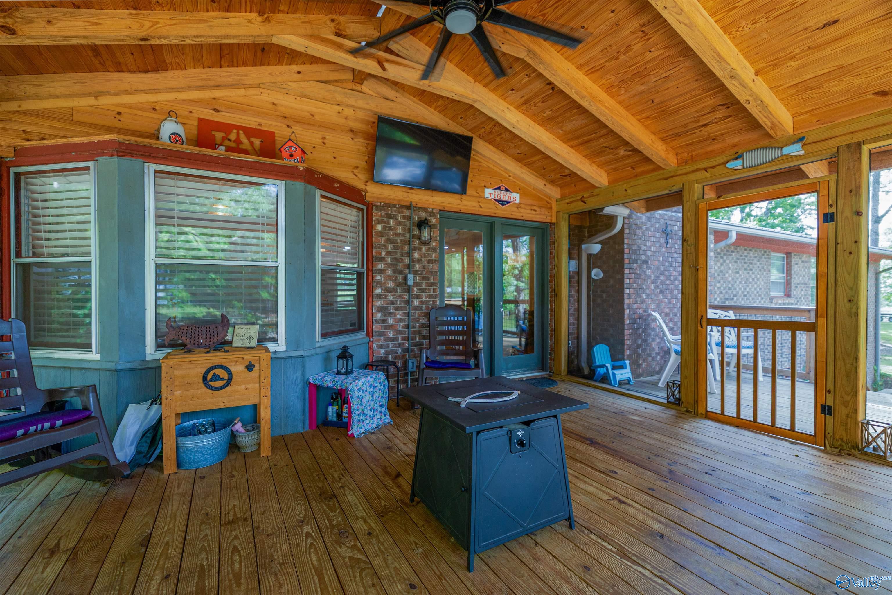 210 Aqua Vista Drive East
