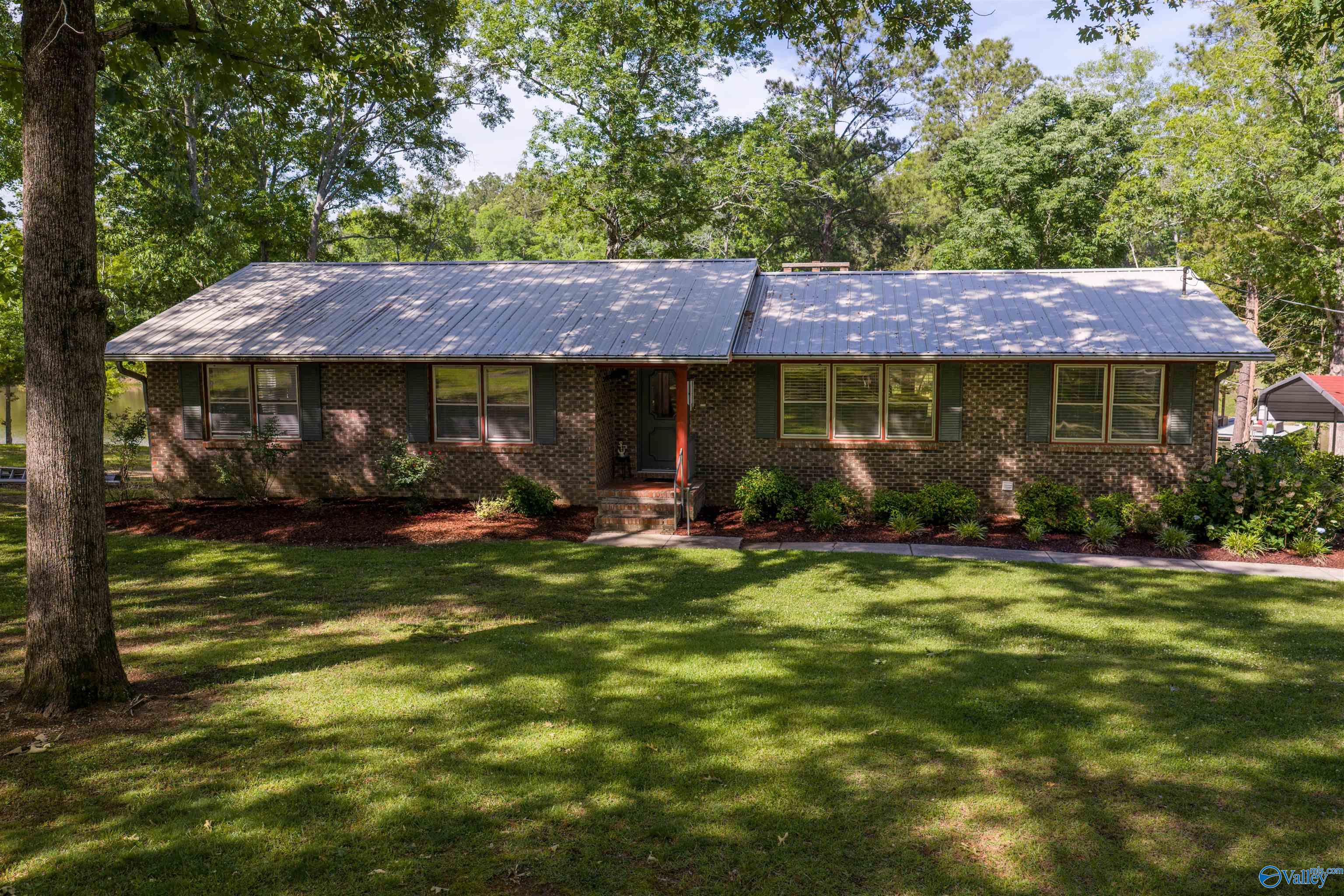 210 Aqua Vista Drive East