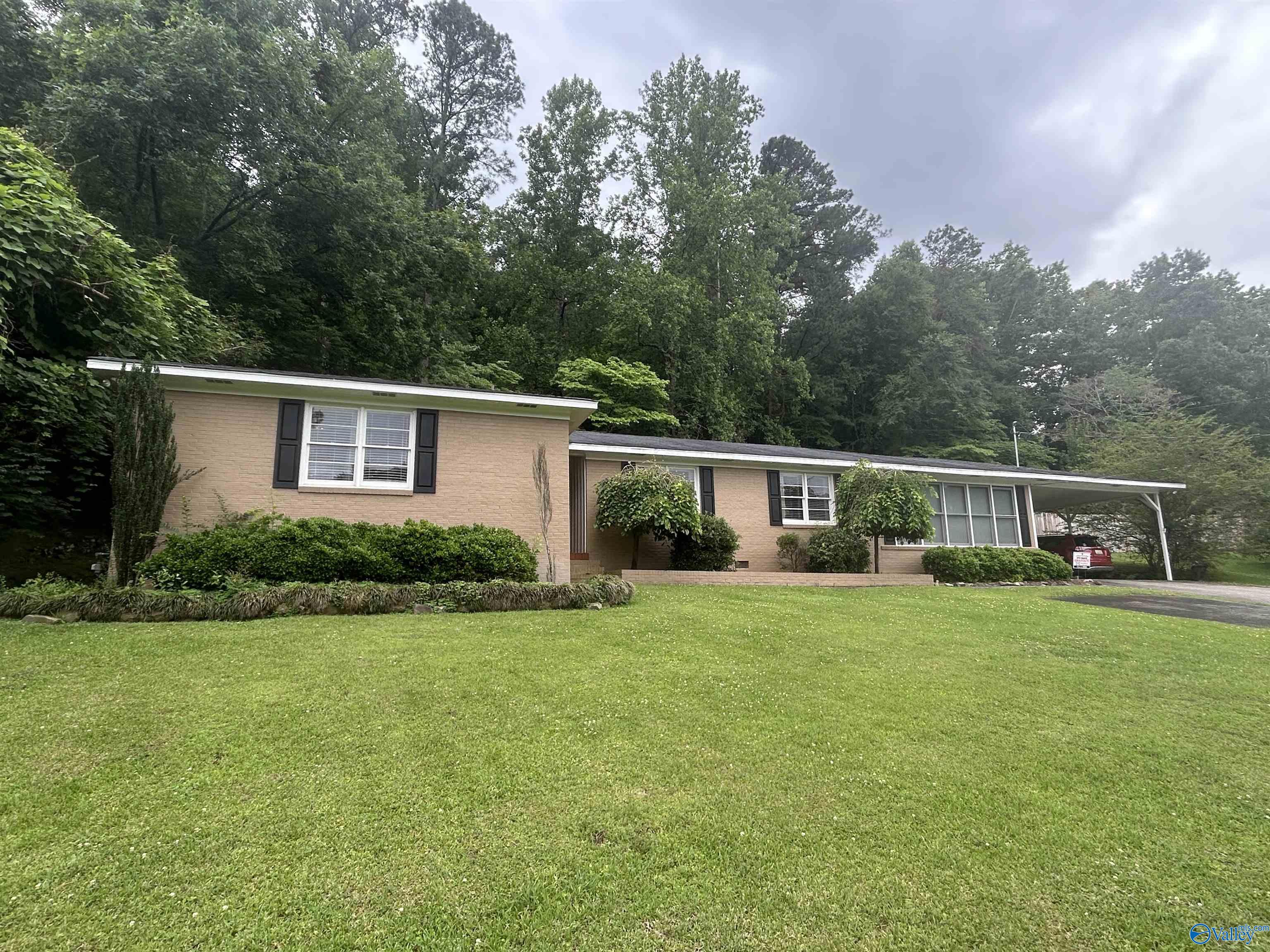 516 Country Club Drive