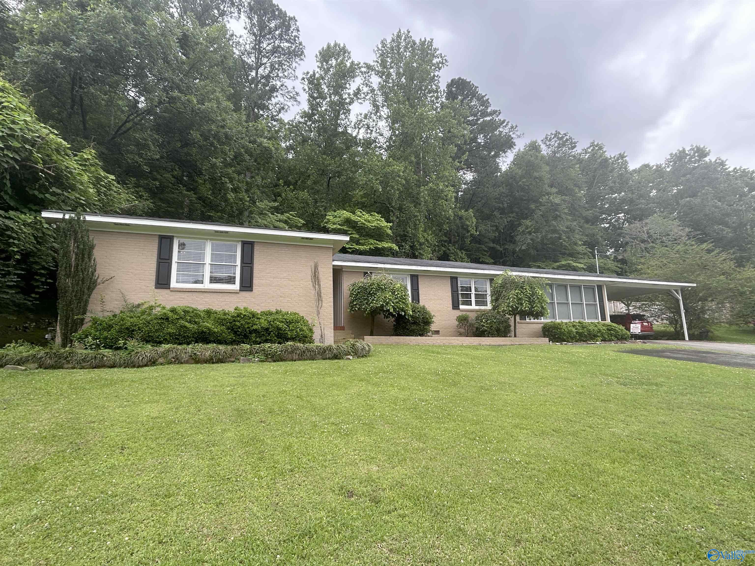 516 Country Club Drive