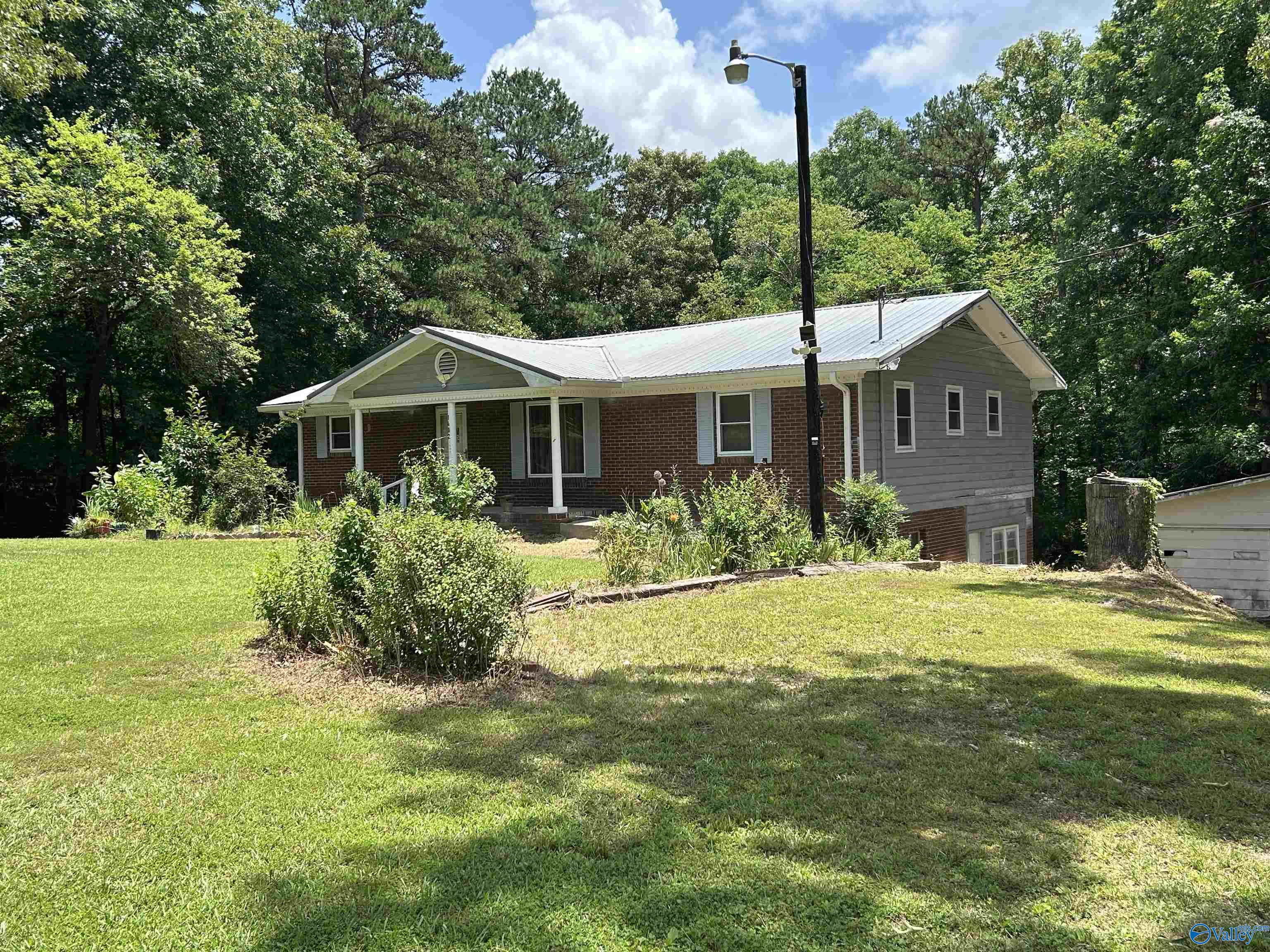1402 Ross Lake Road