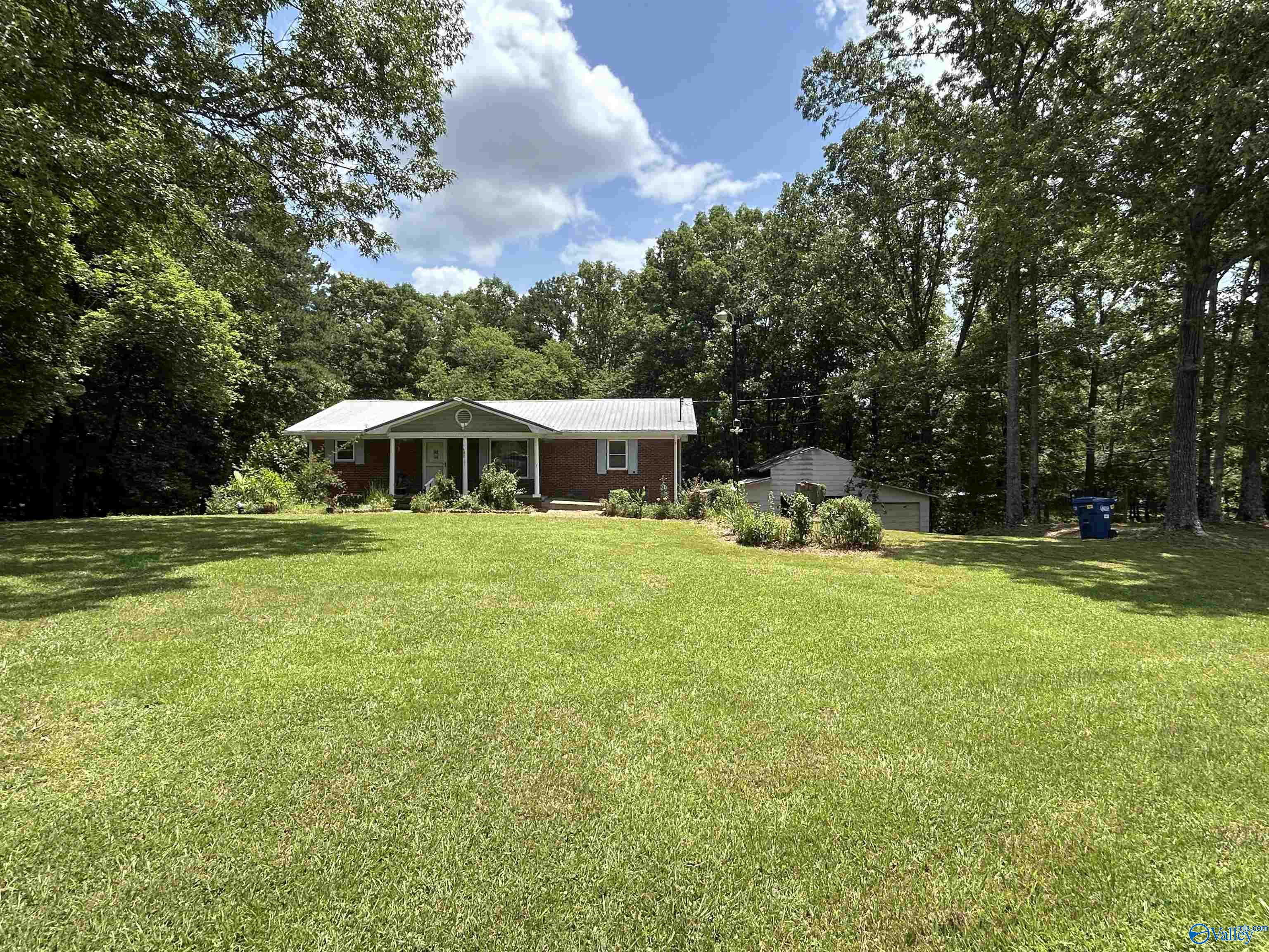 1402 Ross Lake Road