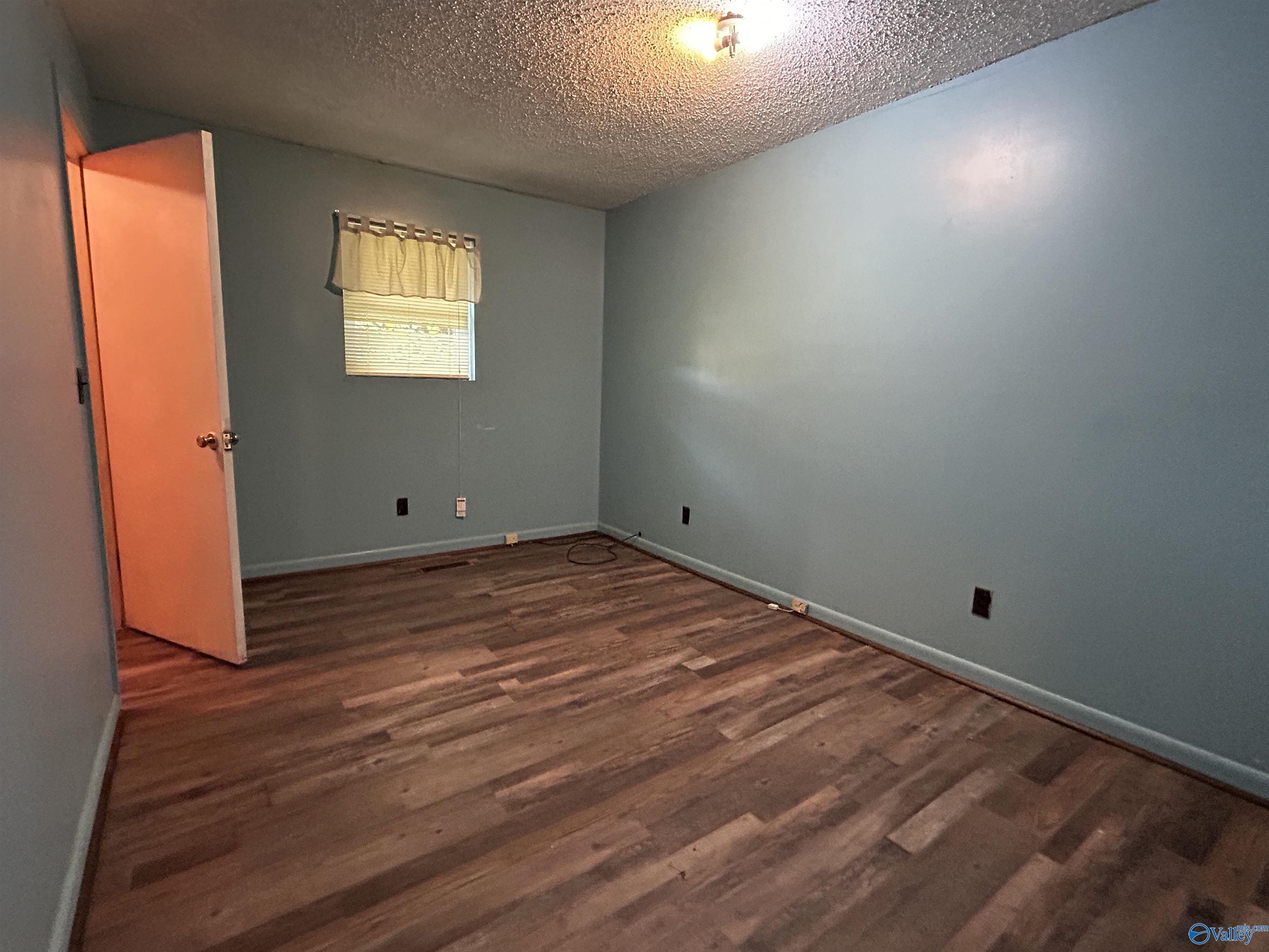 1402 Ross Lake Road