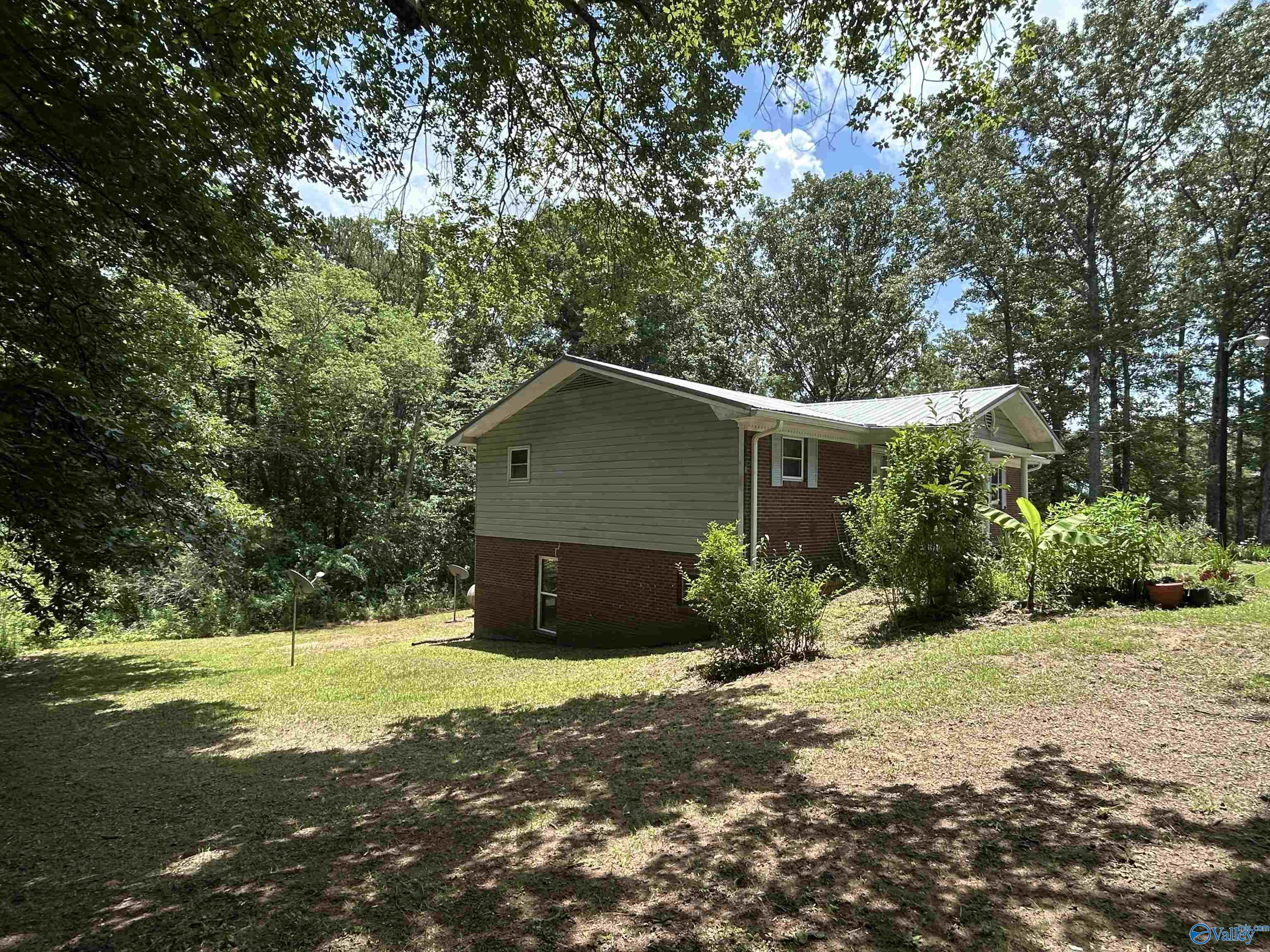 1402 Ross Lake Road