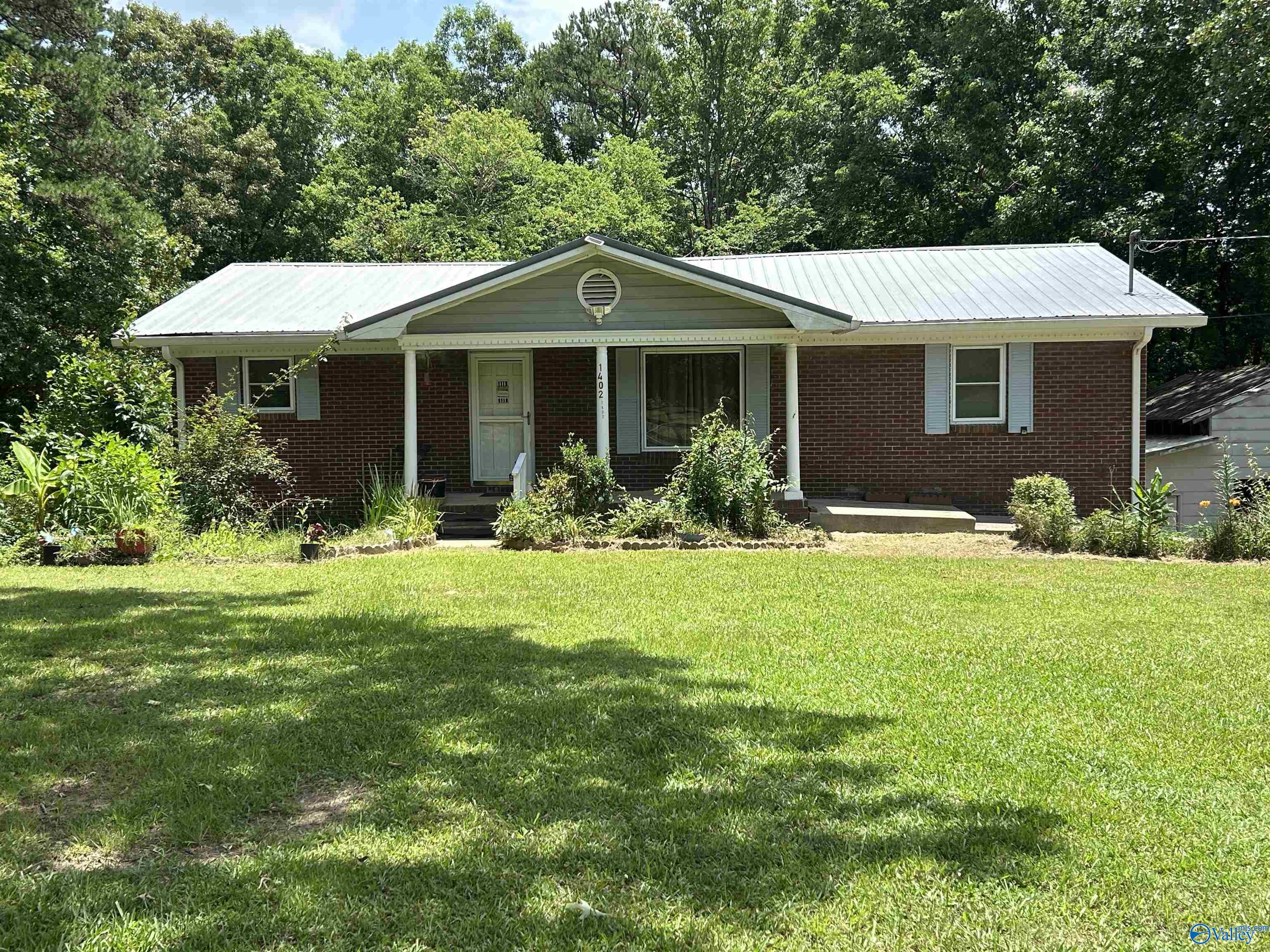 1402 Ross Lake Road