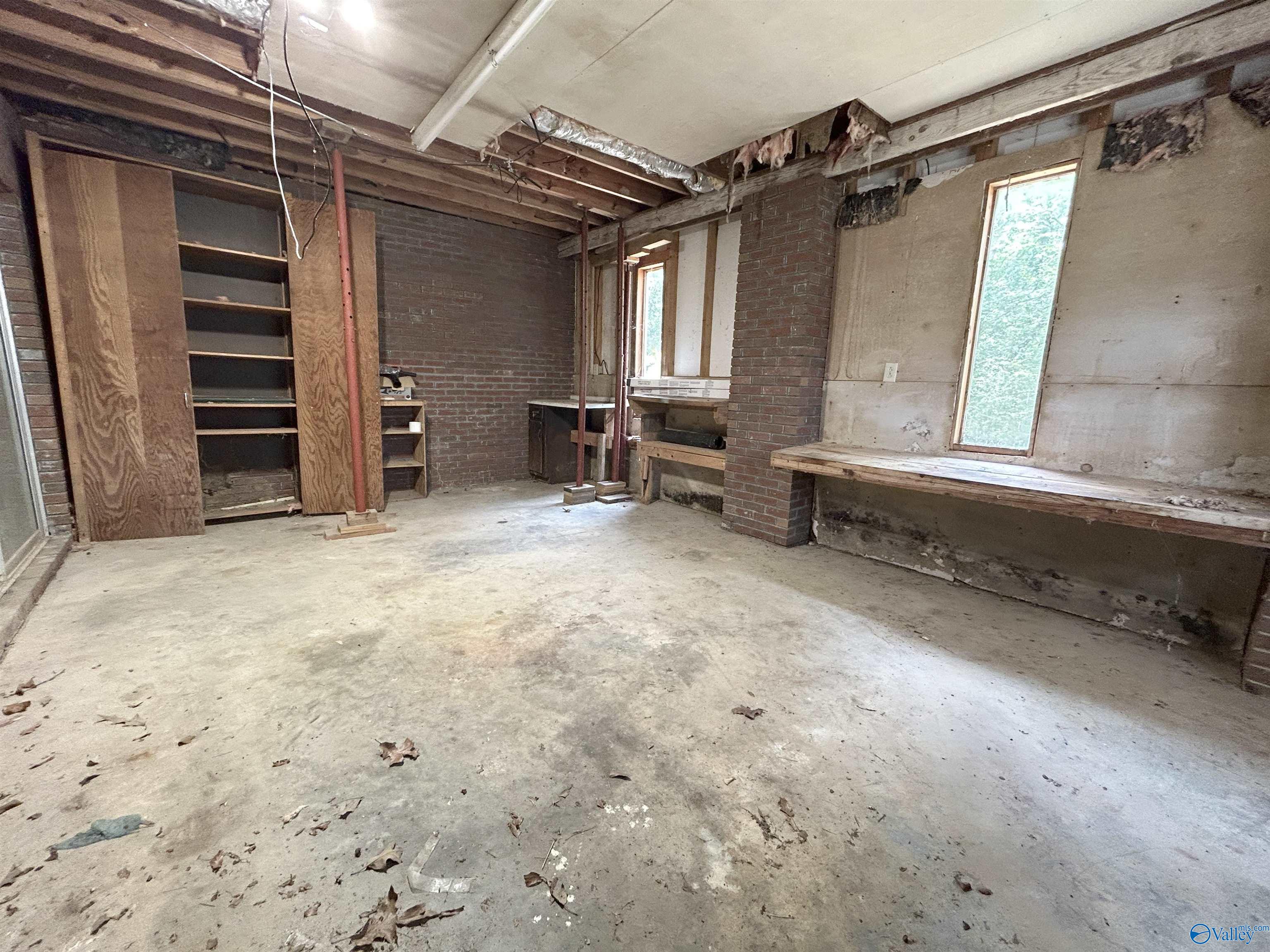 1402 Ross Lake Road