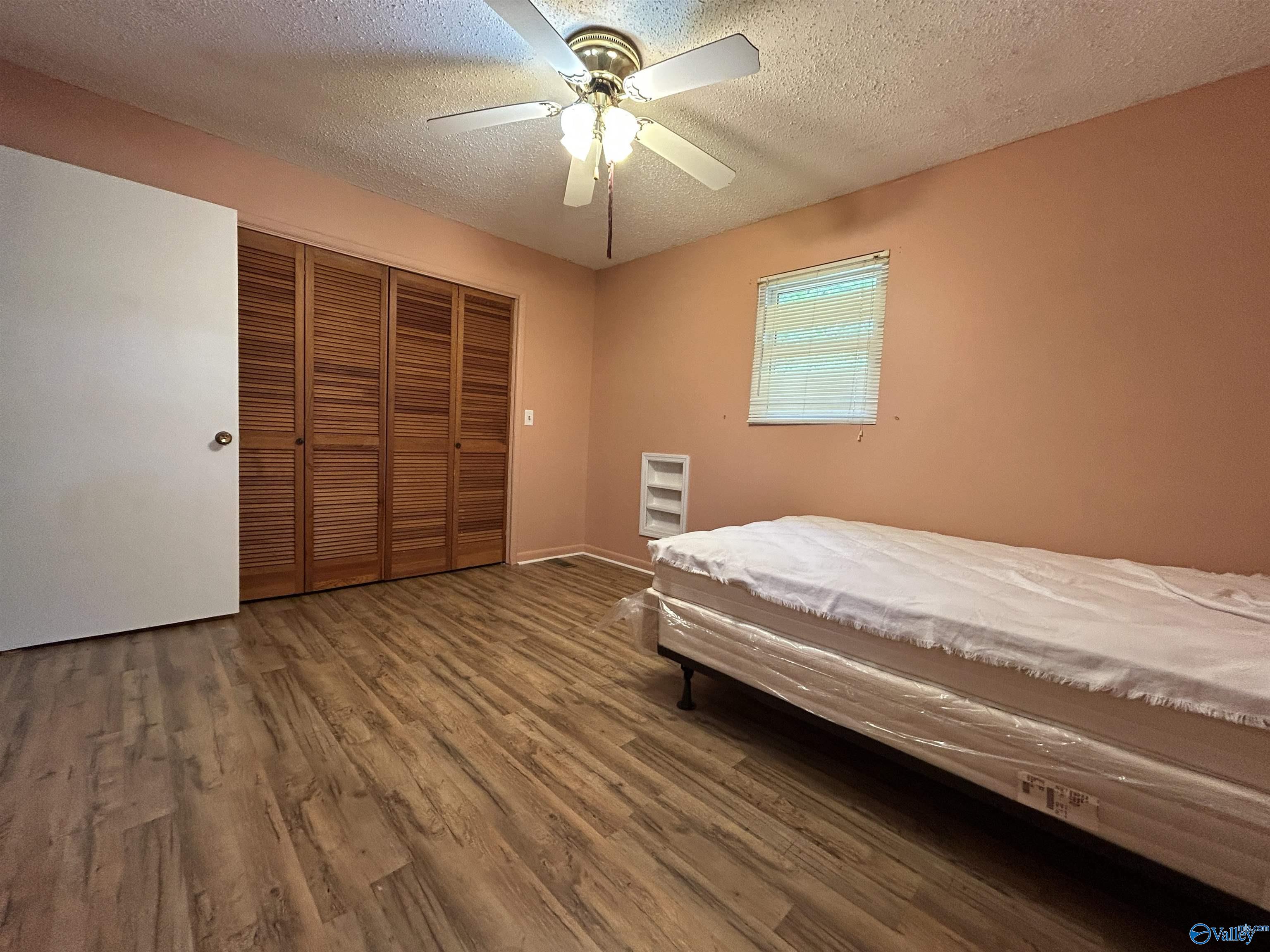 1402 Ross Lake Road