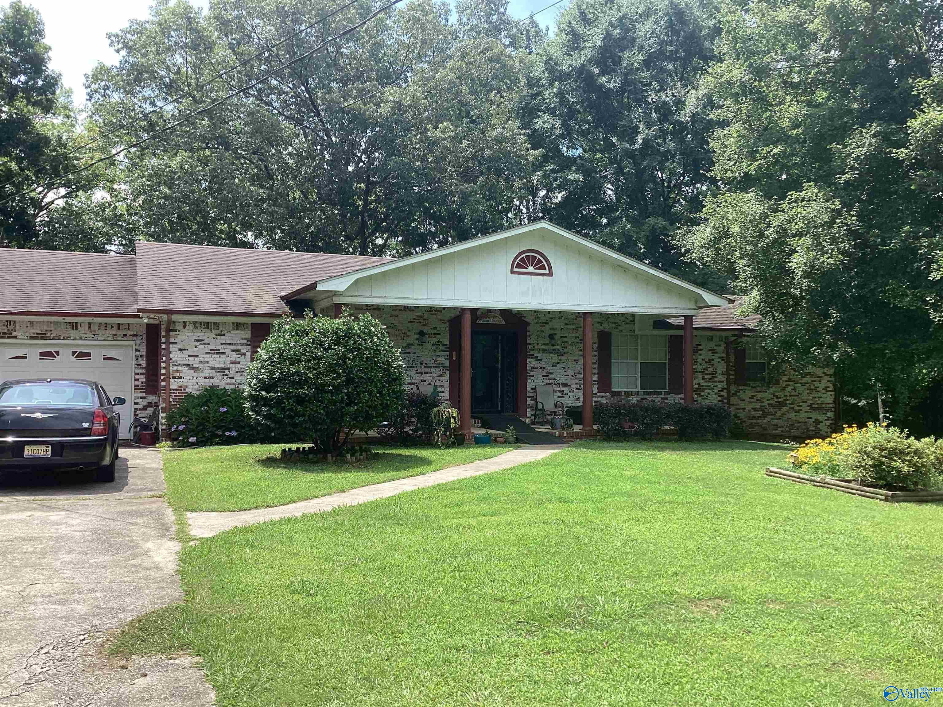 884 Riverside Drive