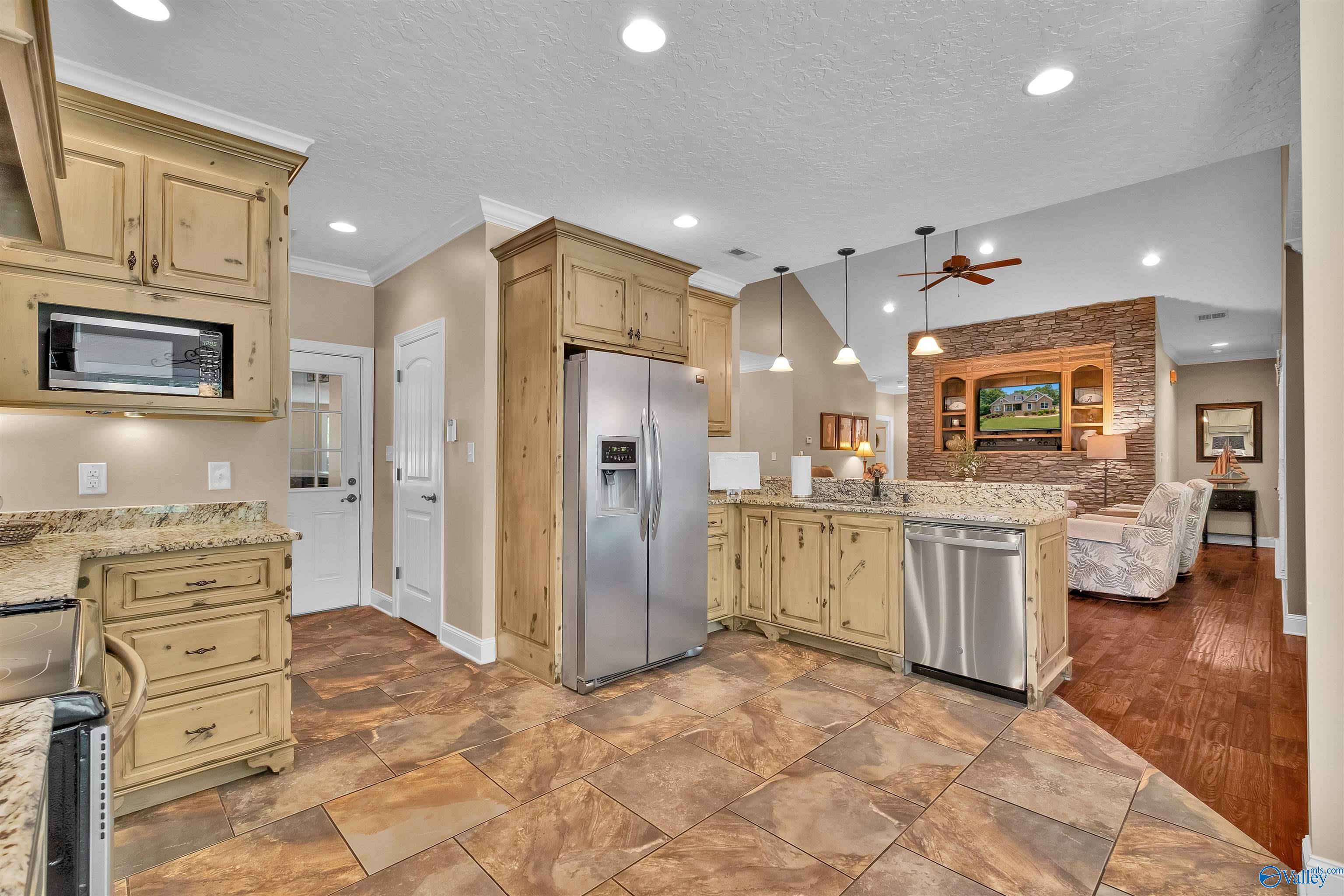 240 Oak Leaf Lane