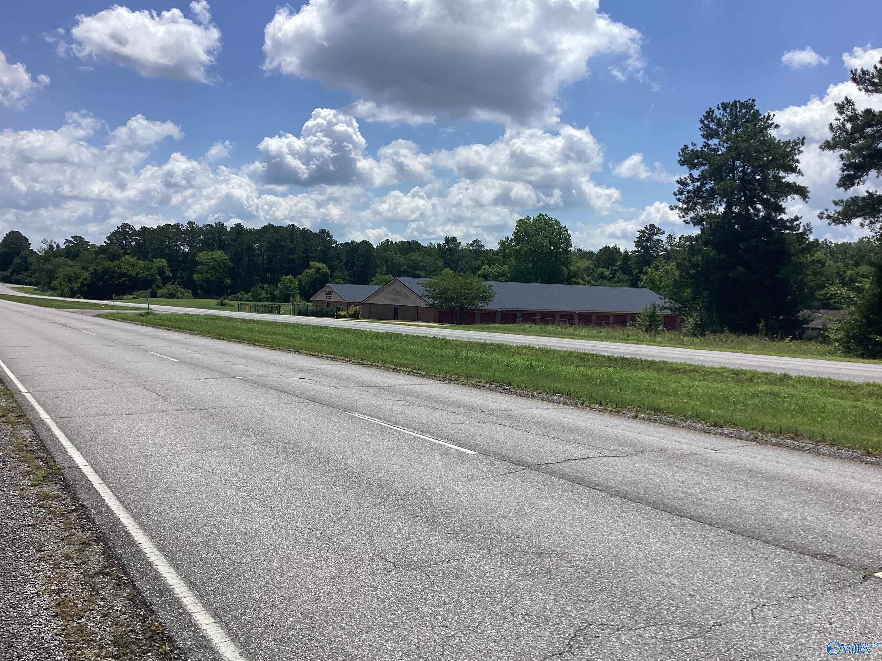 100x155 Gray Road