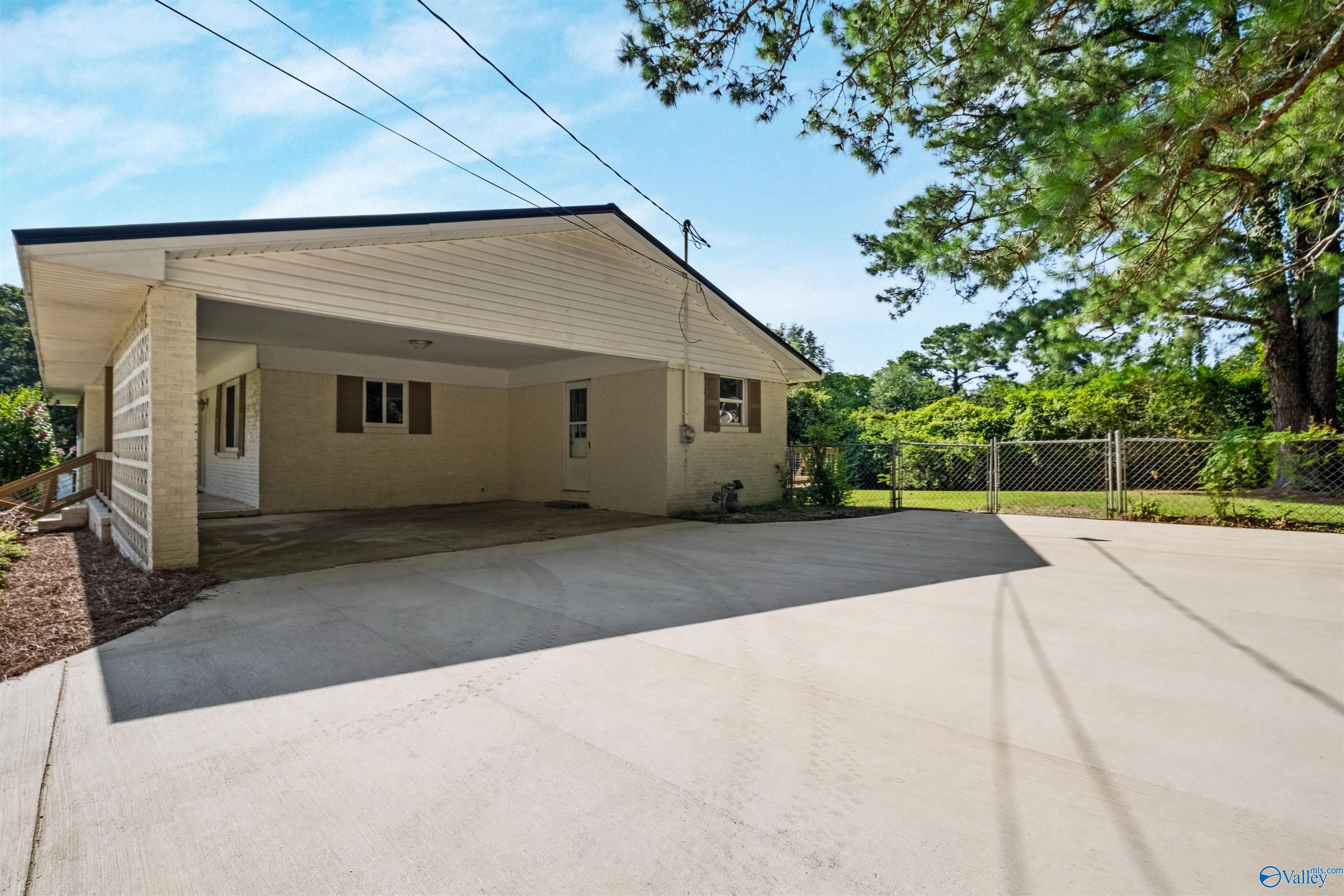 2702 Sunset Drive
