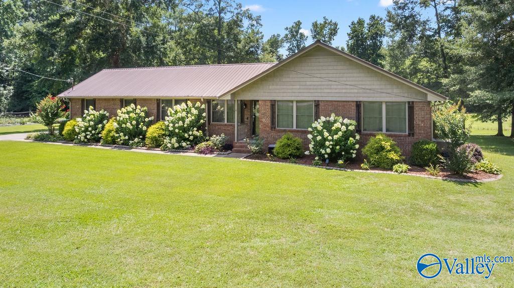 2319 Cornelia Circle W