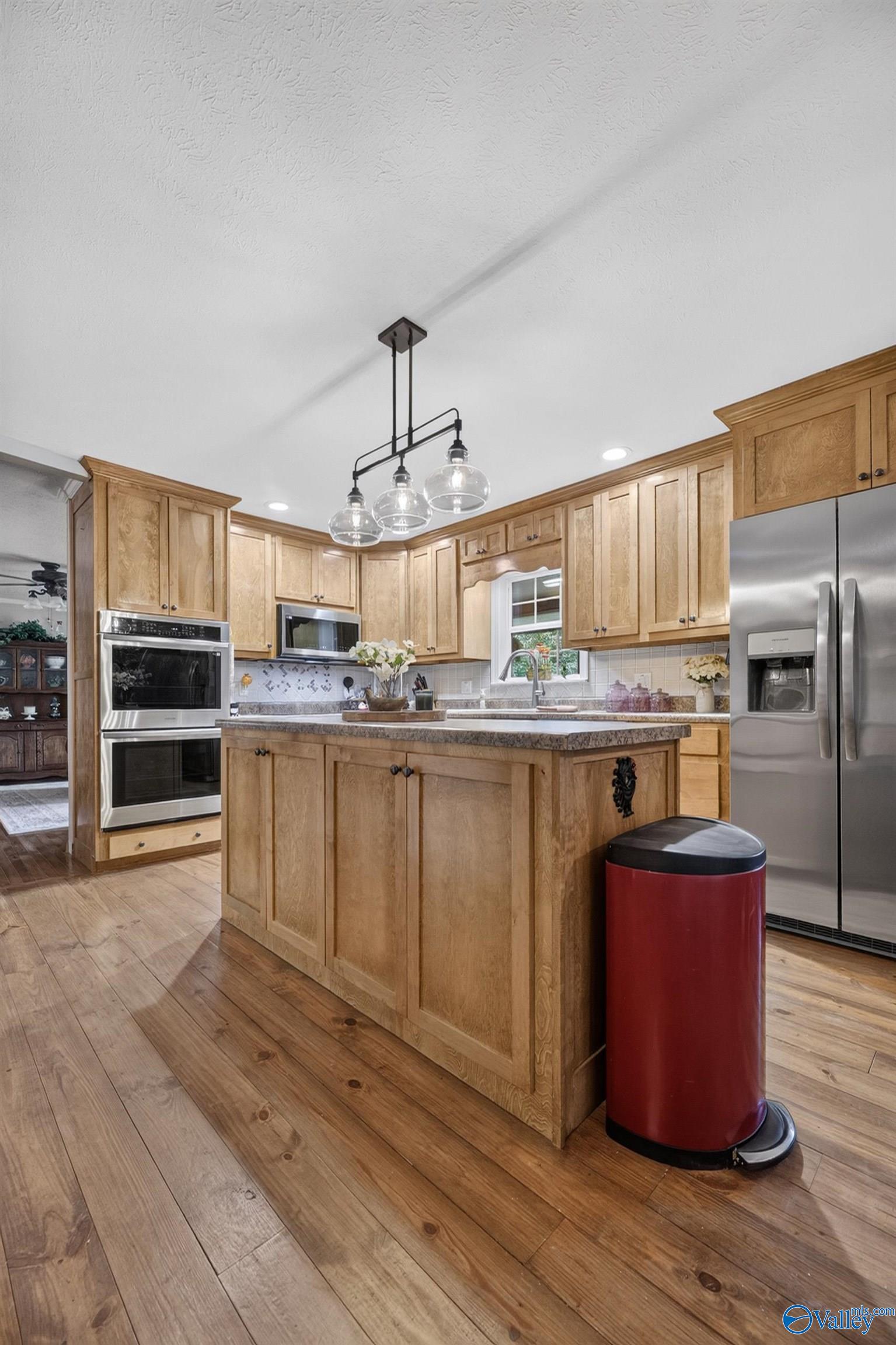 3880 Pleasant Valley Road