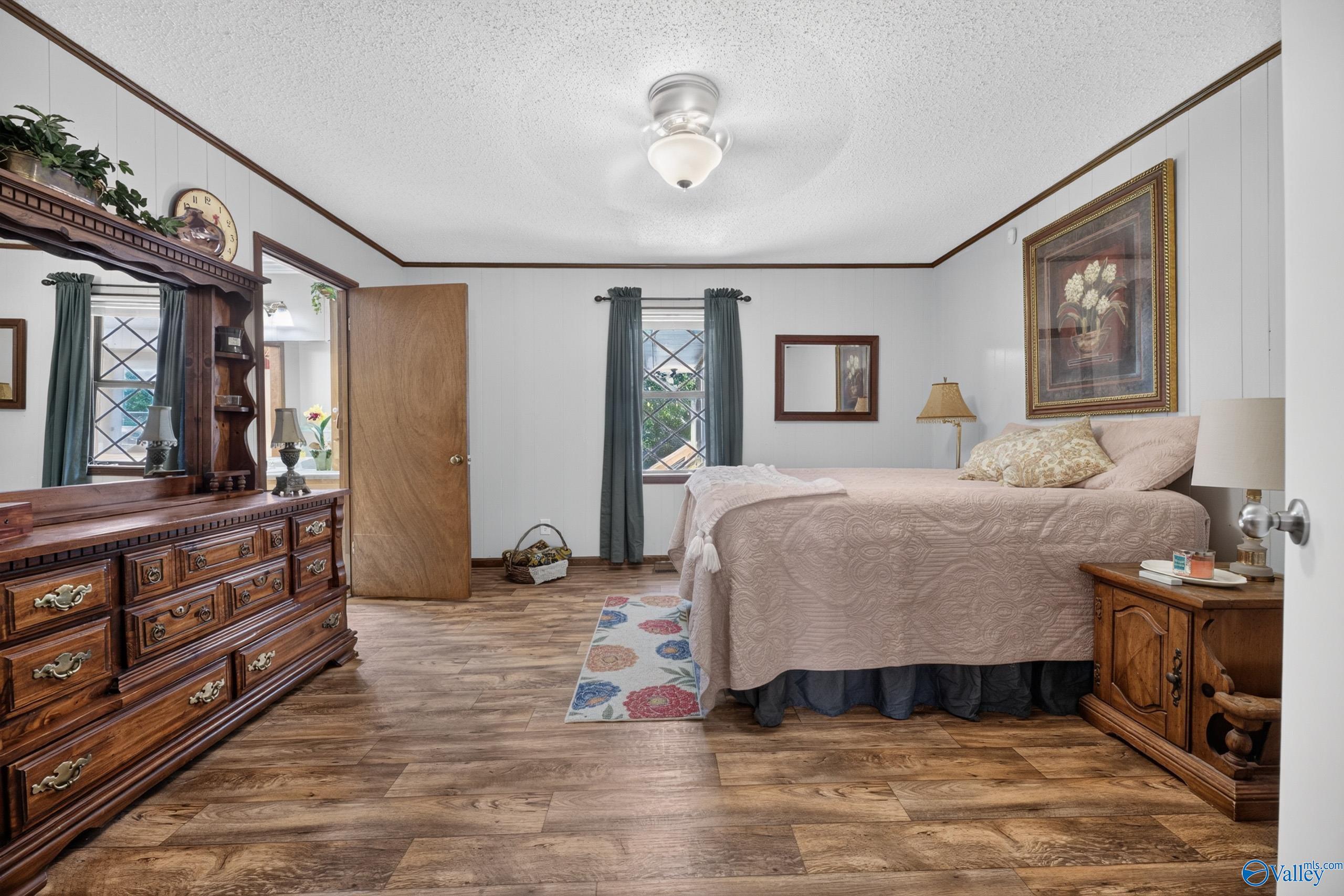 3880 Pleasant Valley Road