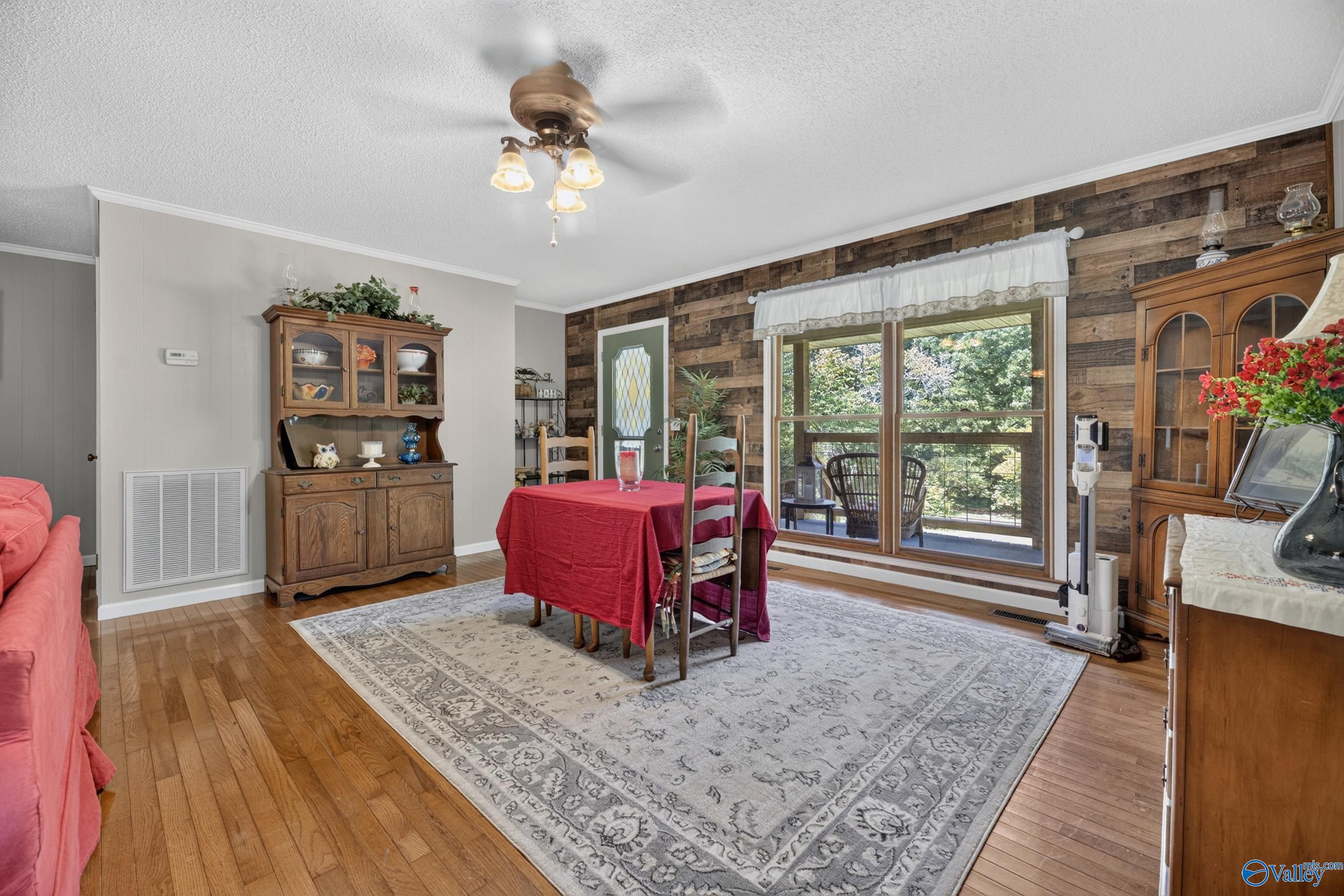 3880 Pleasant Valley Road