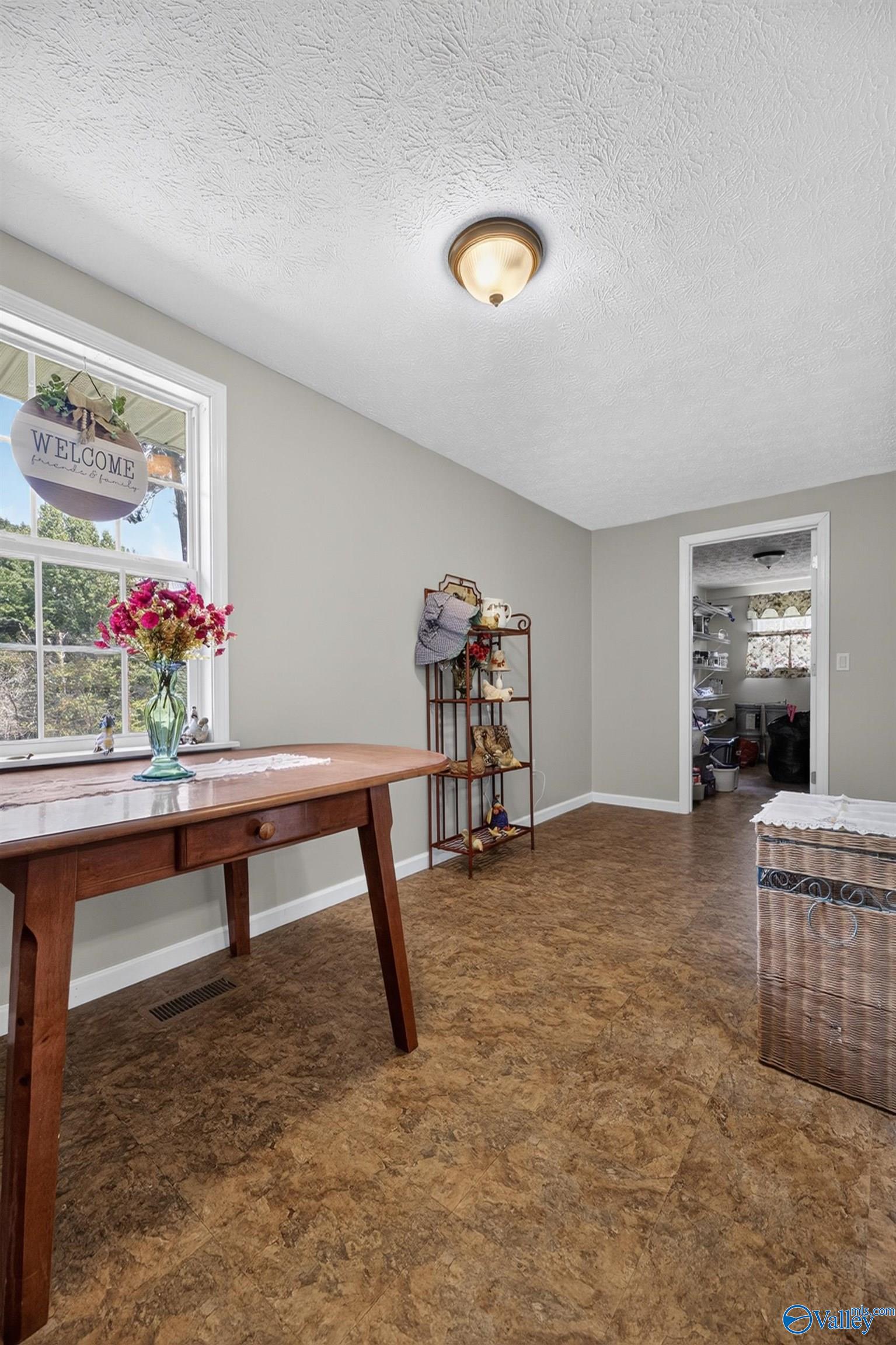 3880 Pleasant Valley Road
