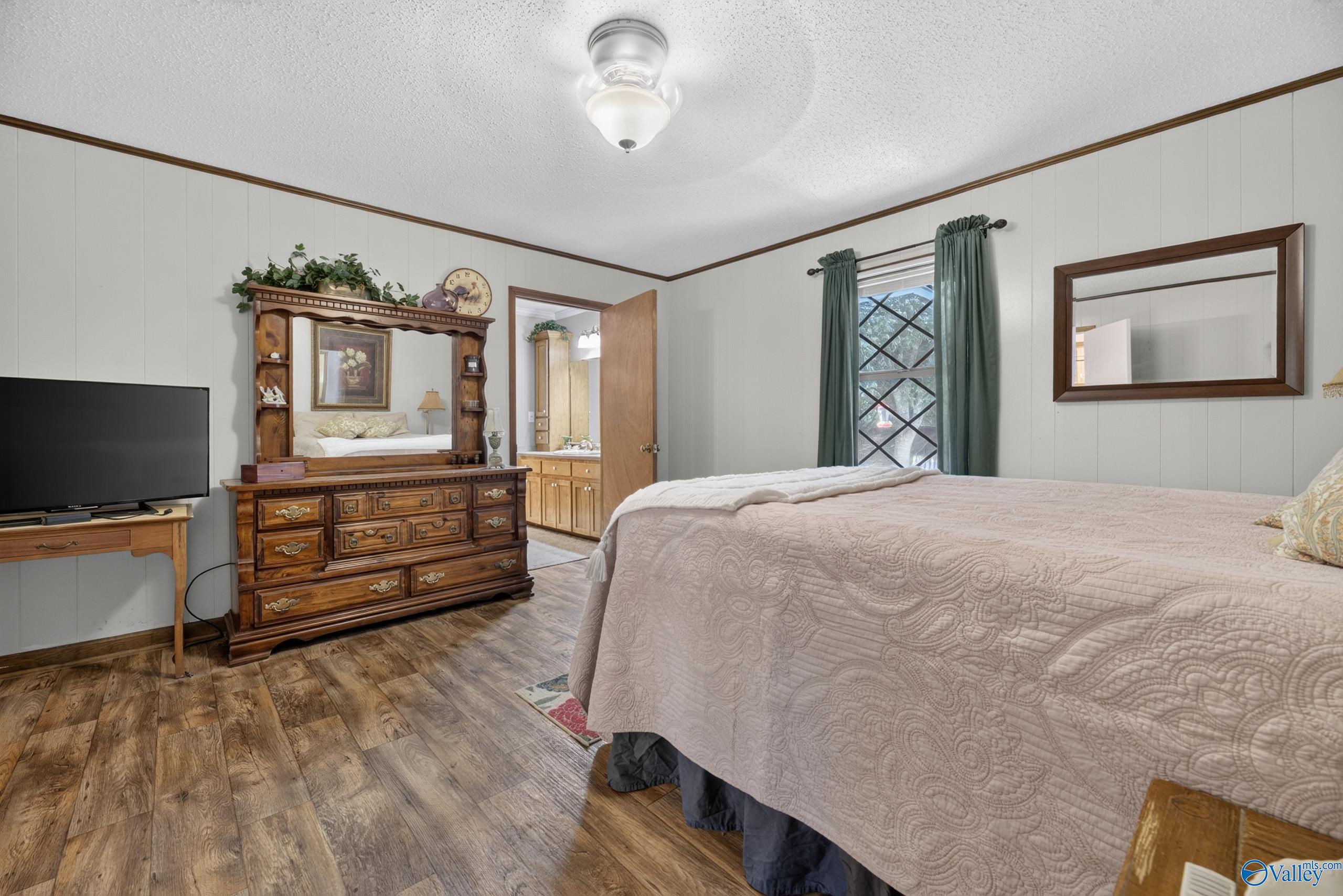 3880 Pleasant Valley Road