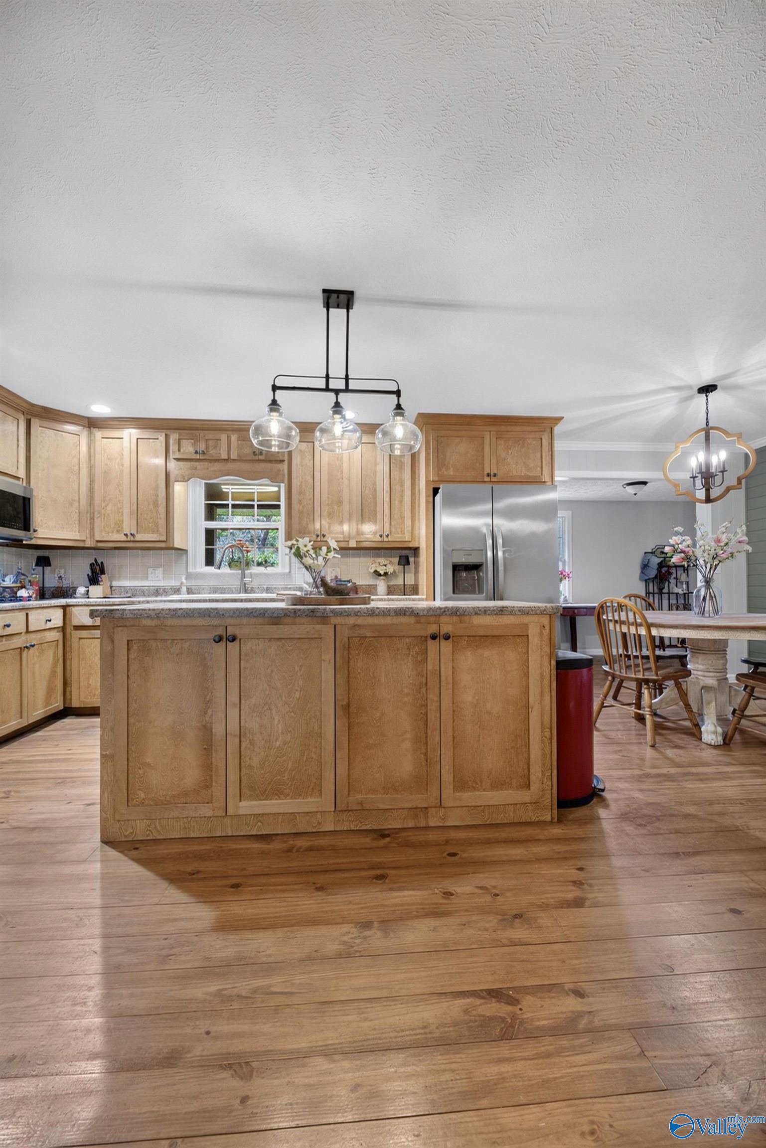 3880 Pleasant Valley Road