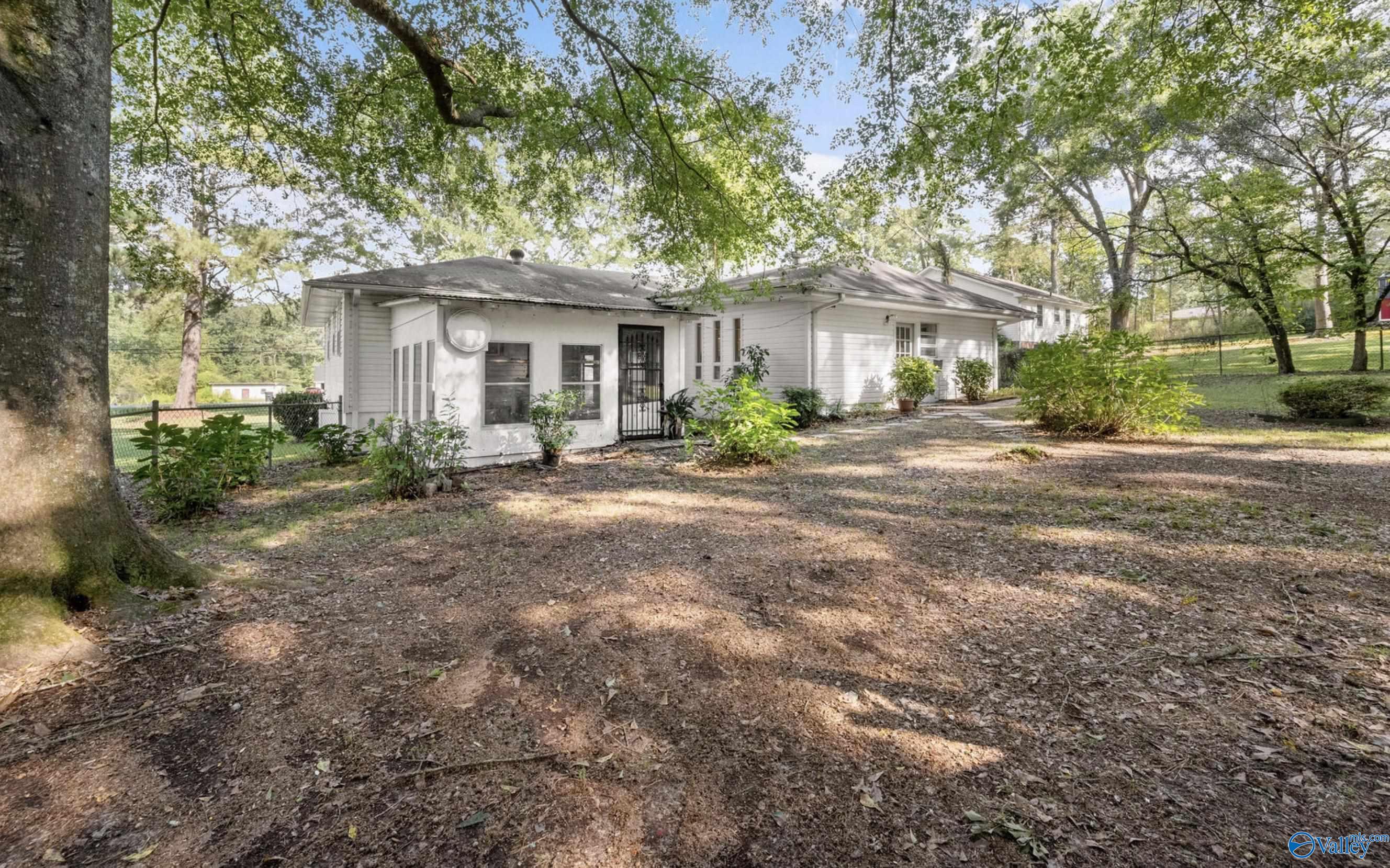 745 Noccalula Drive
