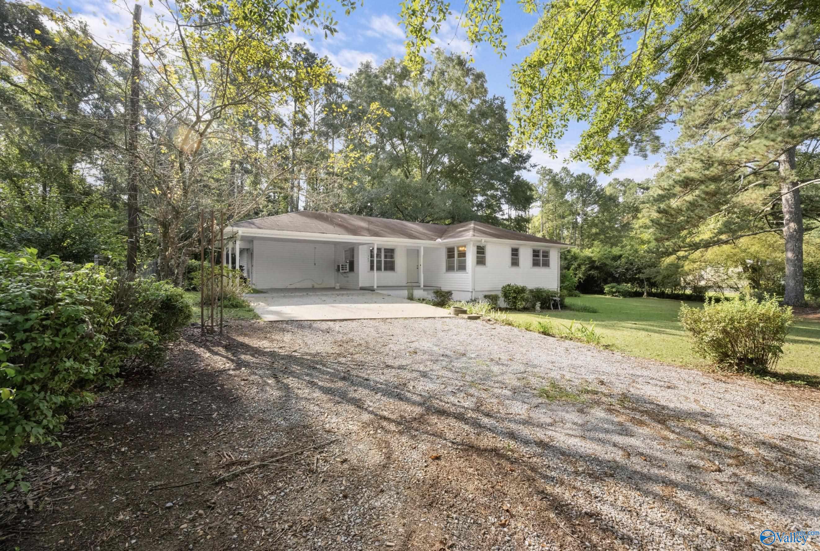 745 Noccalula Drive