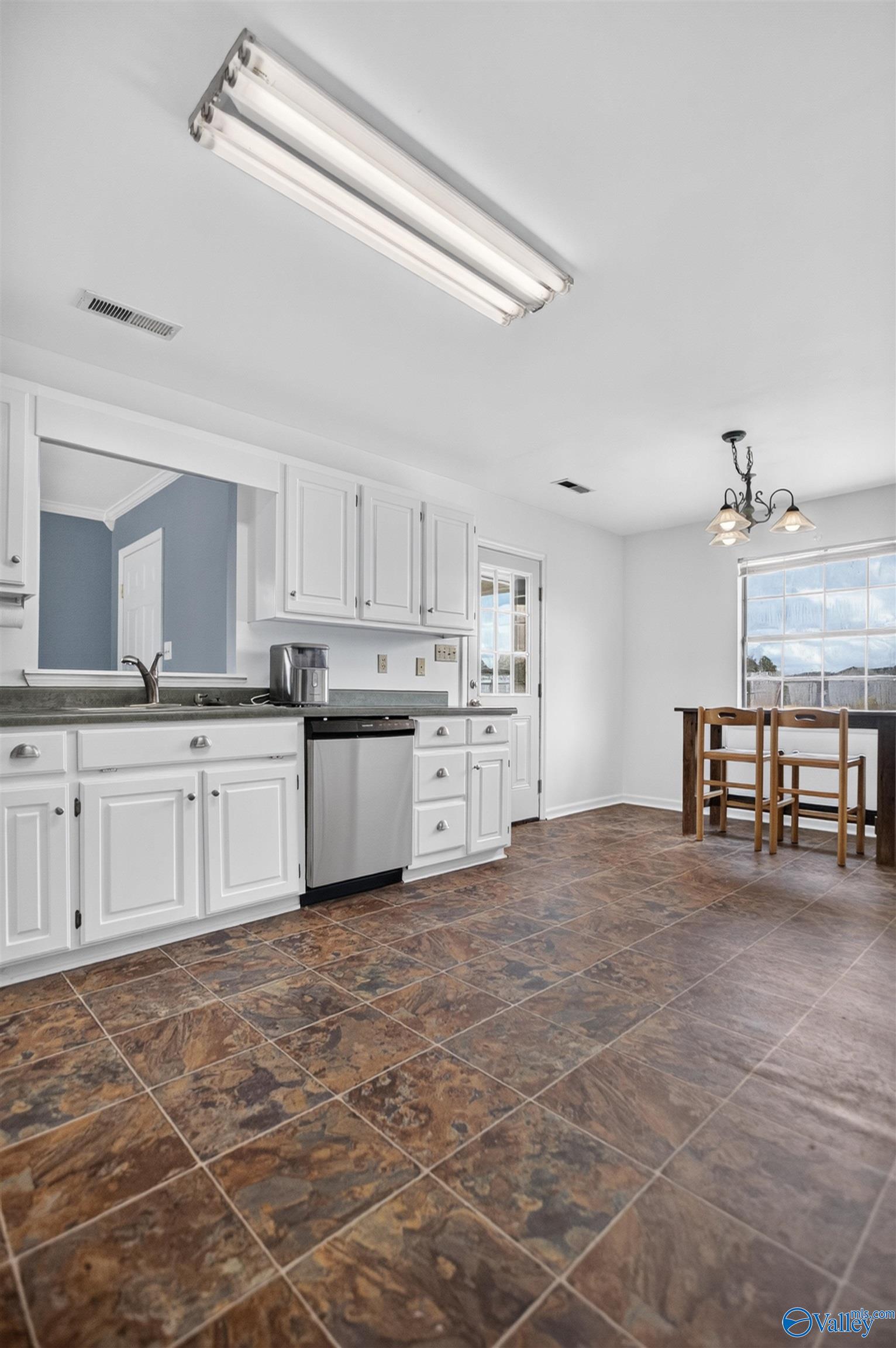 4885 Routon Lane