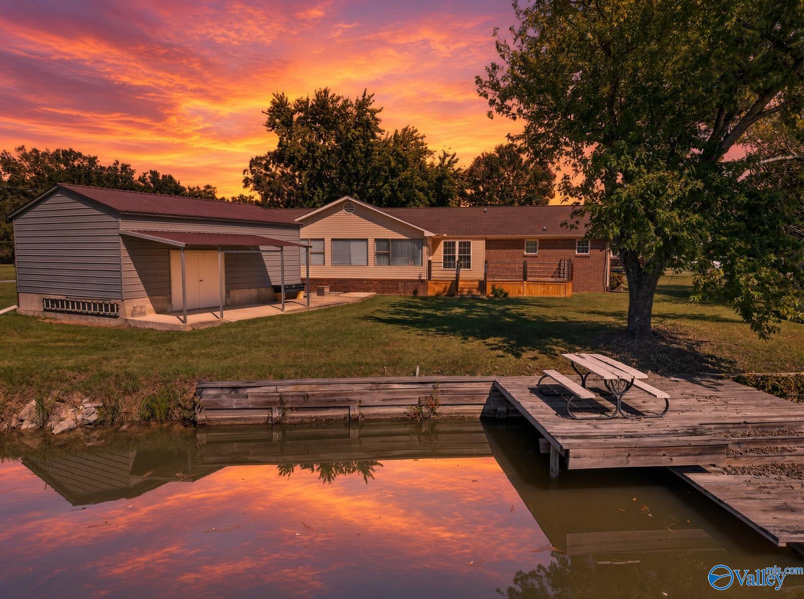 4610 Lake Breeze