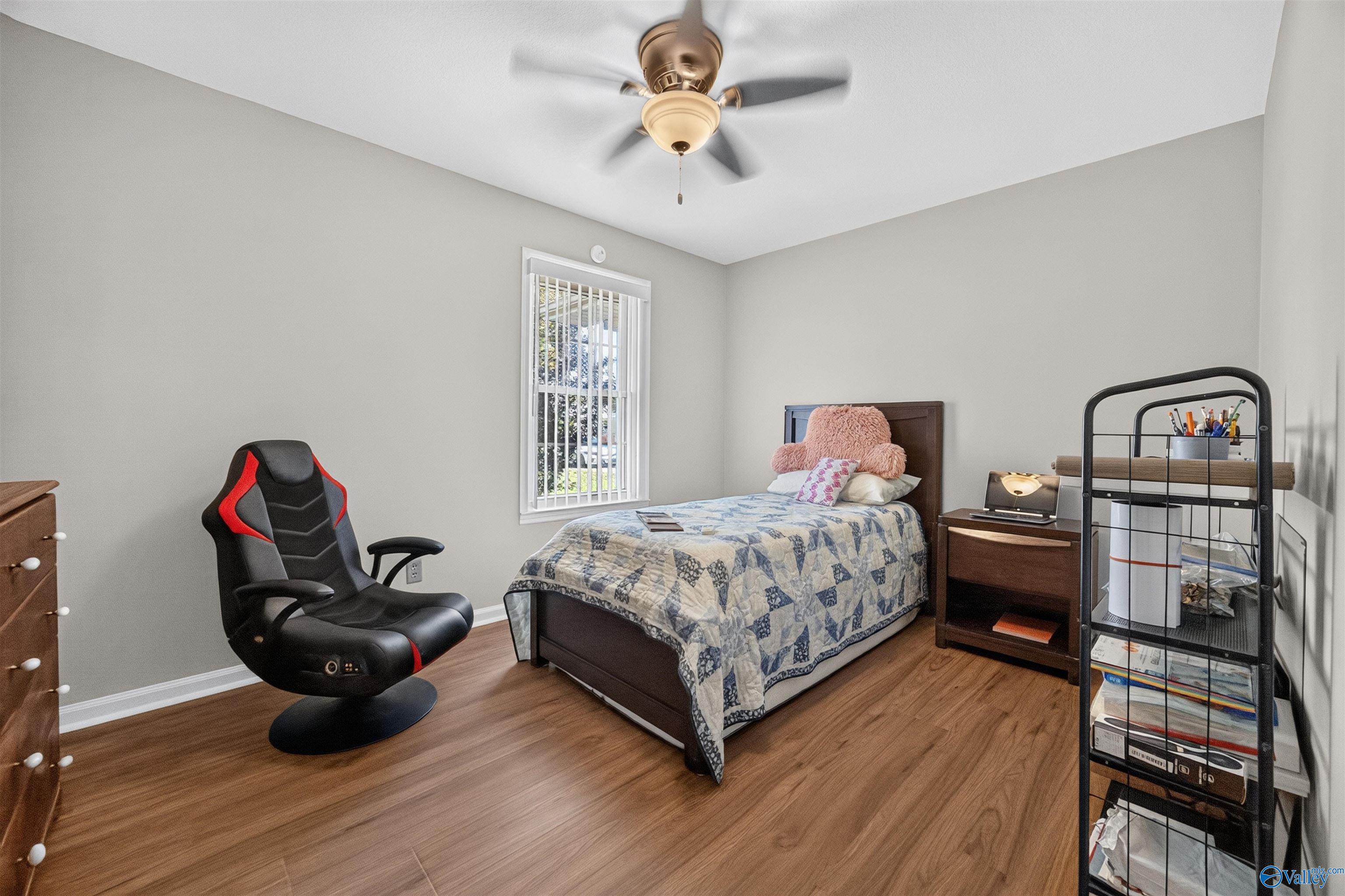 4610 Lake Breeze