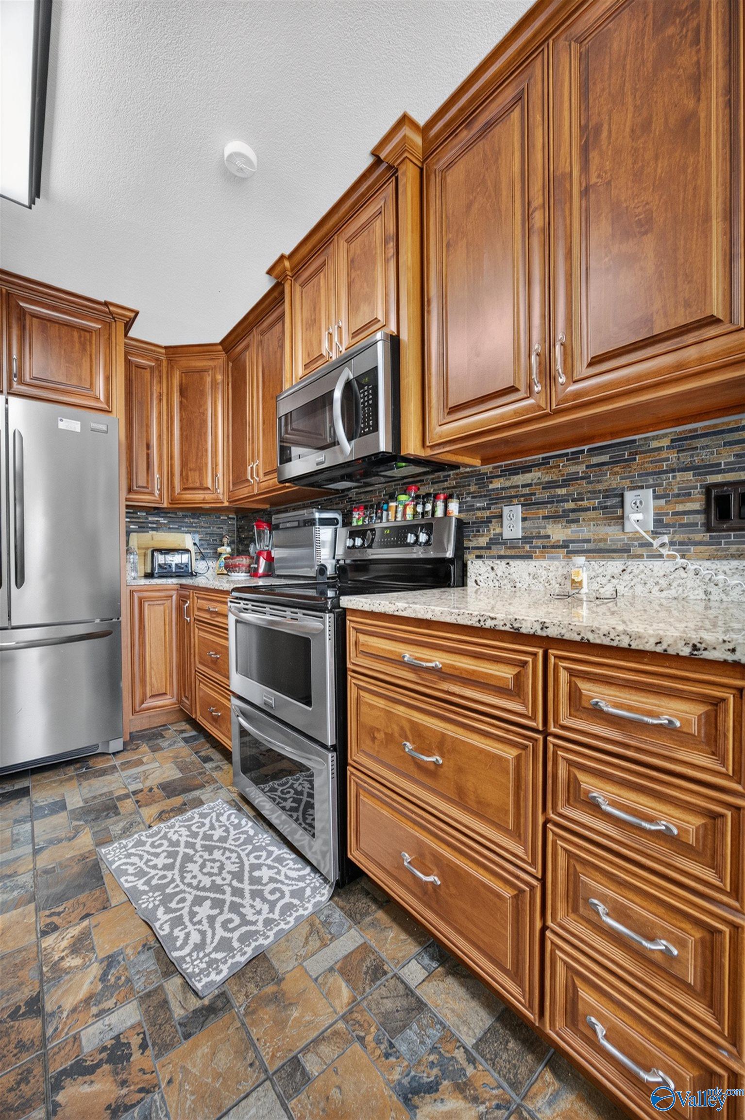 4610 Lake Breeze