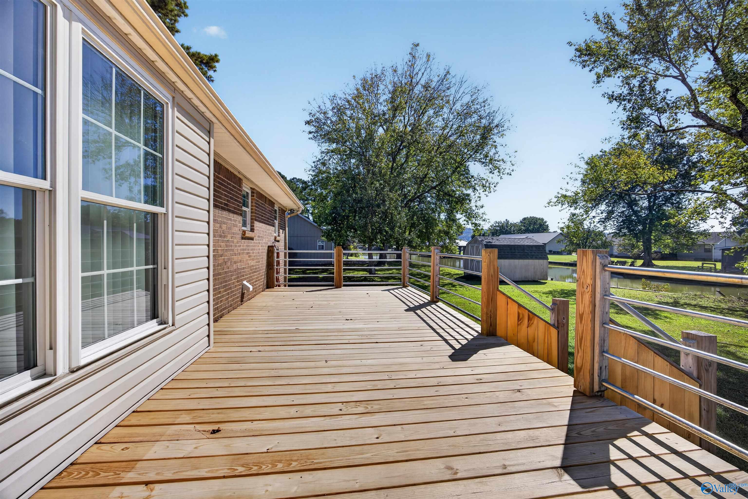 4610 Lake Breeze