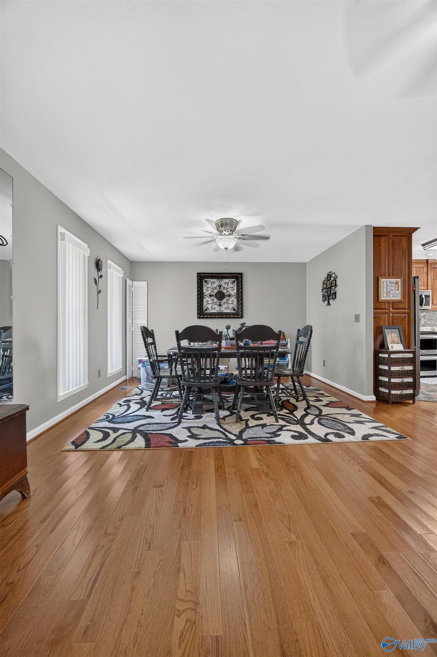 4610 Lake Breeze
