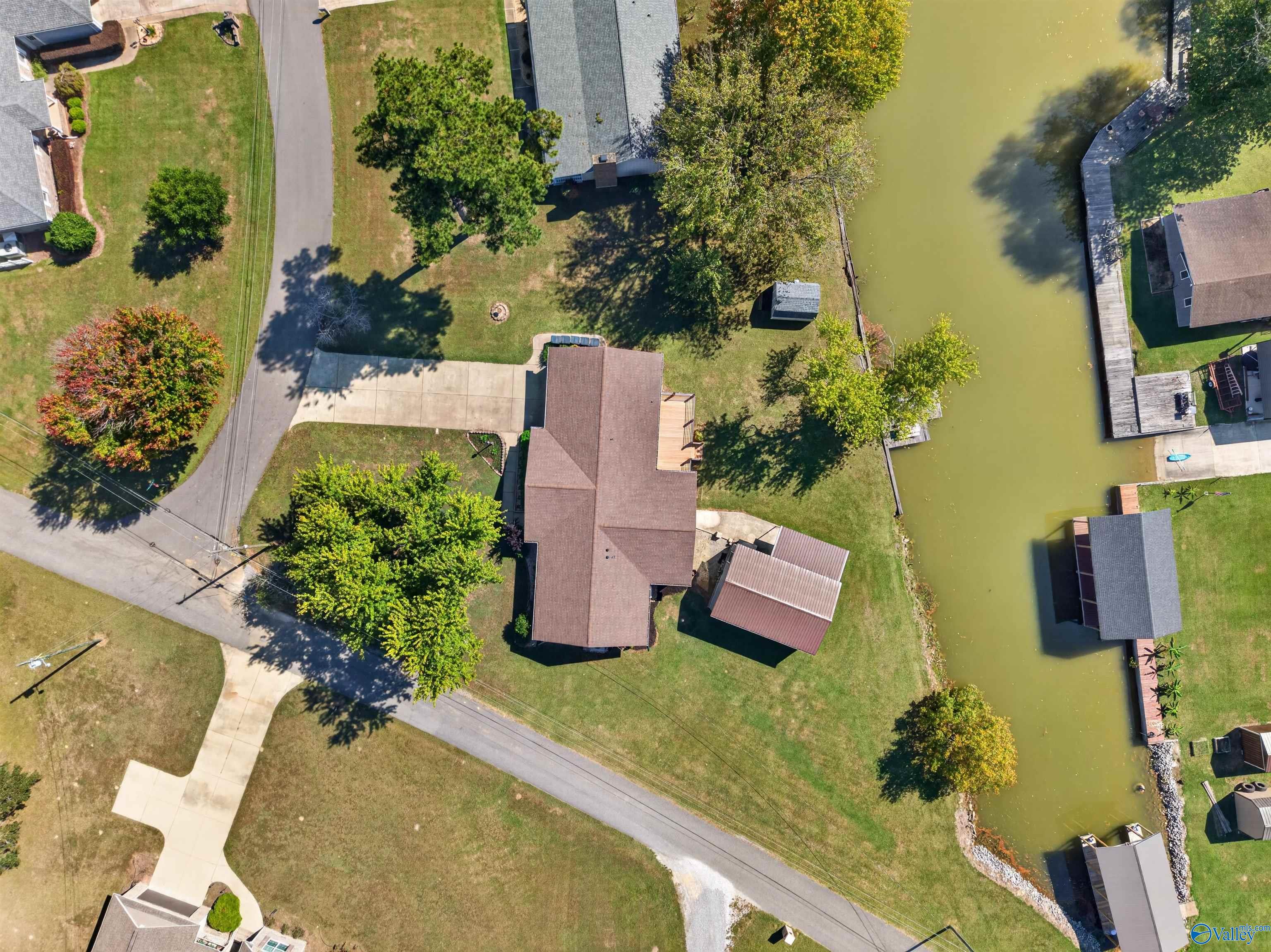 4610 Lake Breeze
