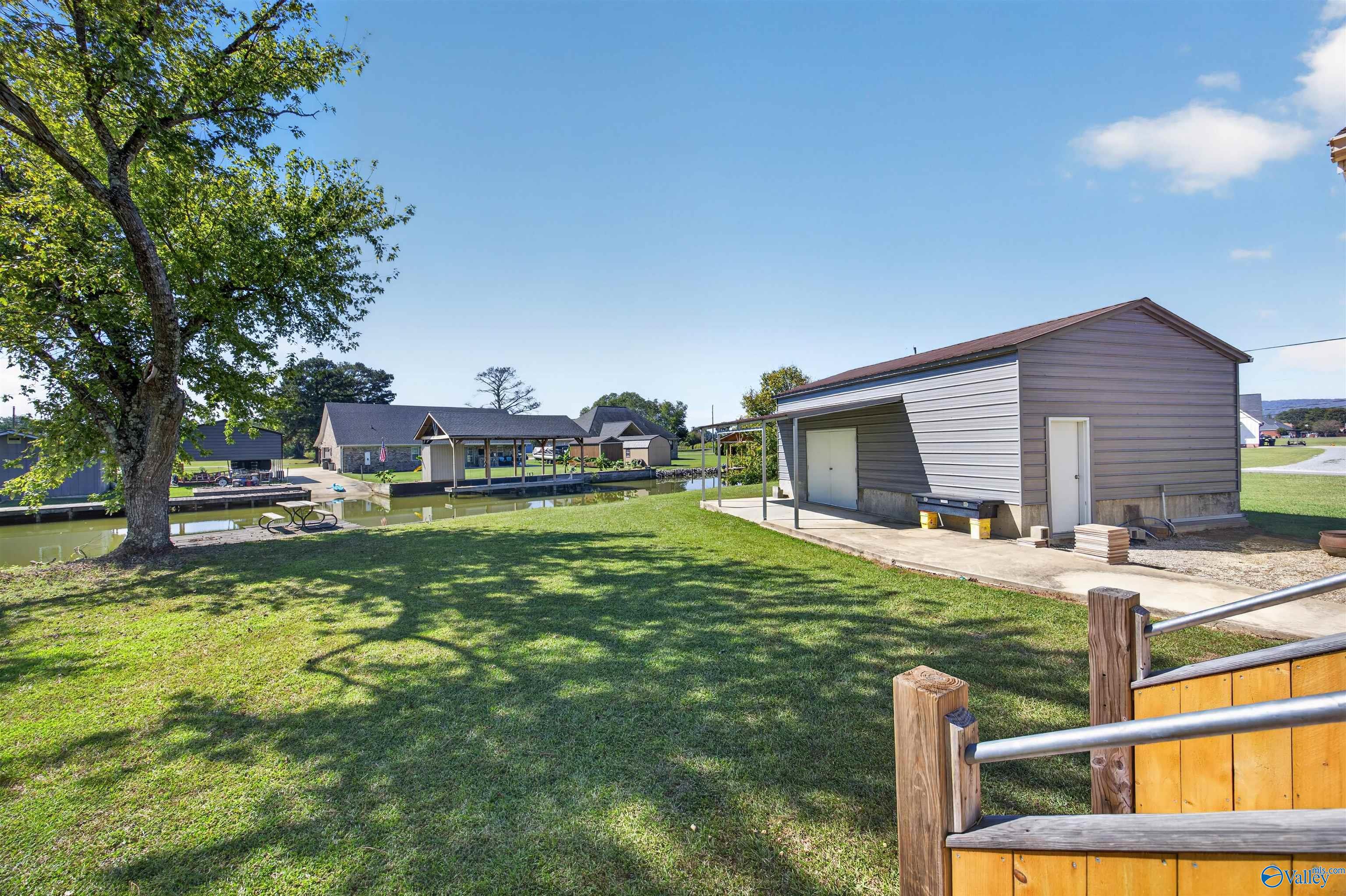 4610 Lake Breeze