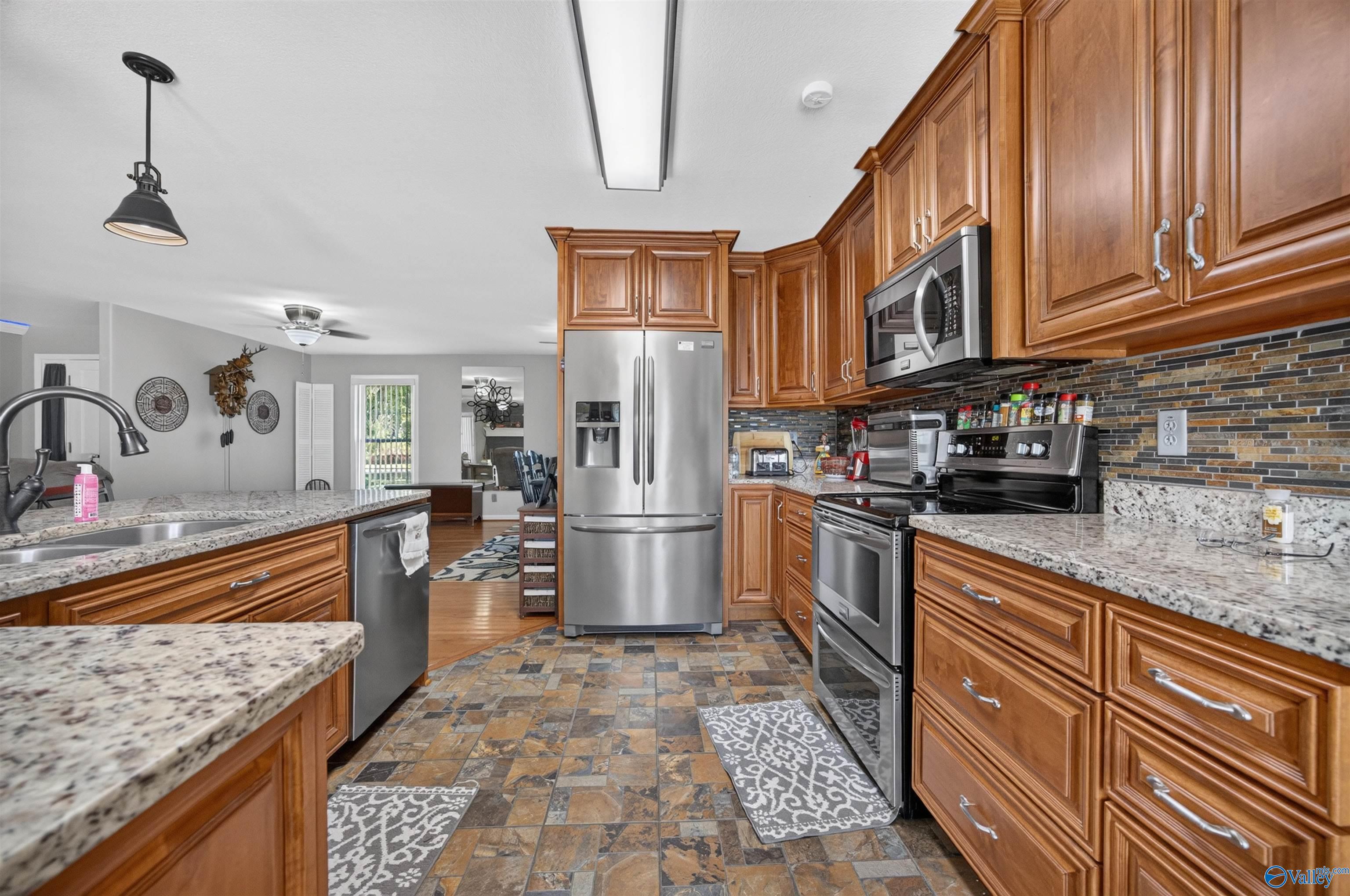 4610 Lake Breeze