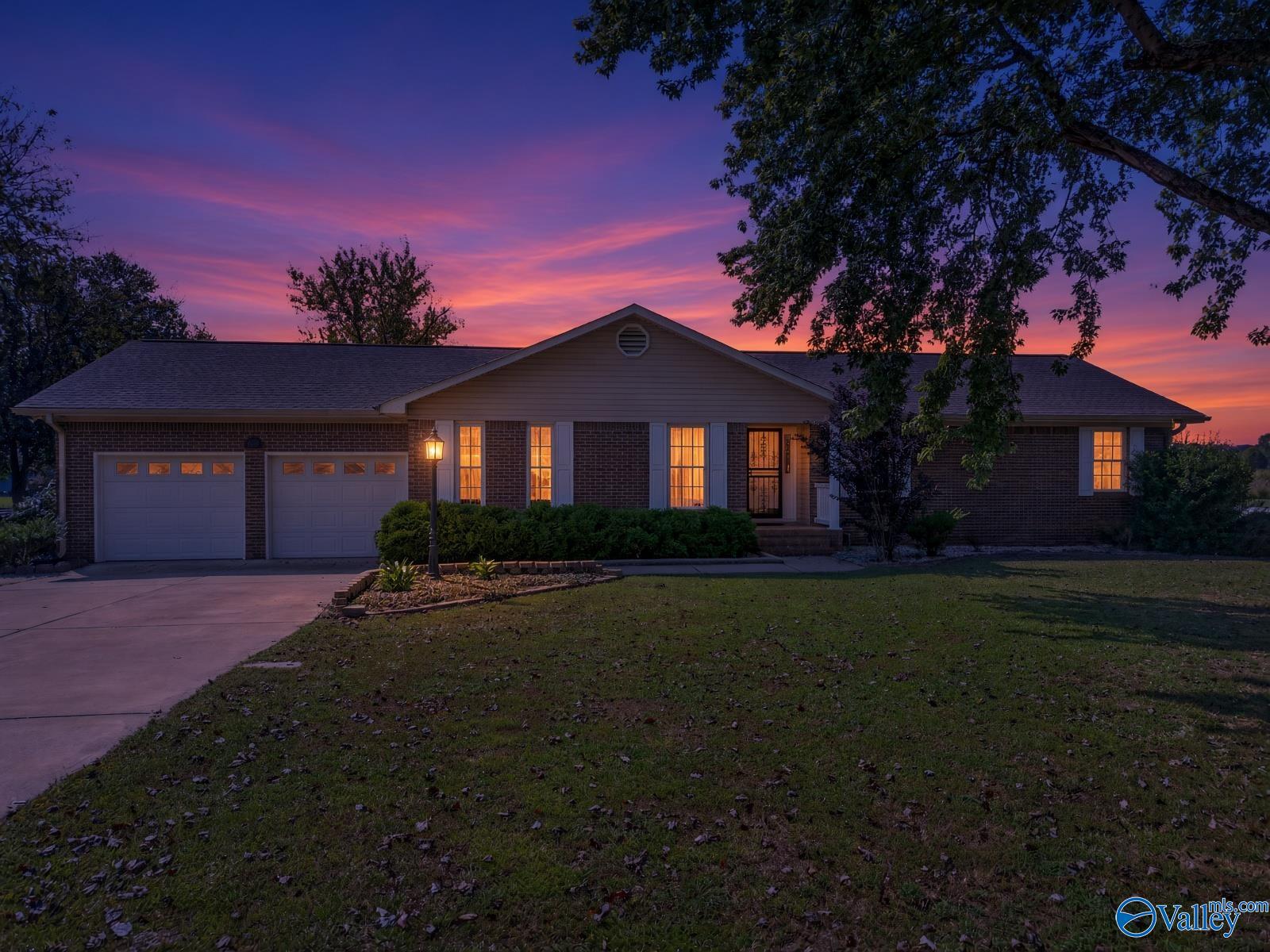 4610 Lake Breeze