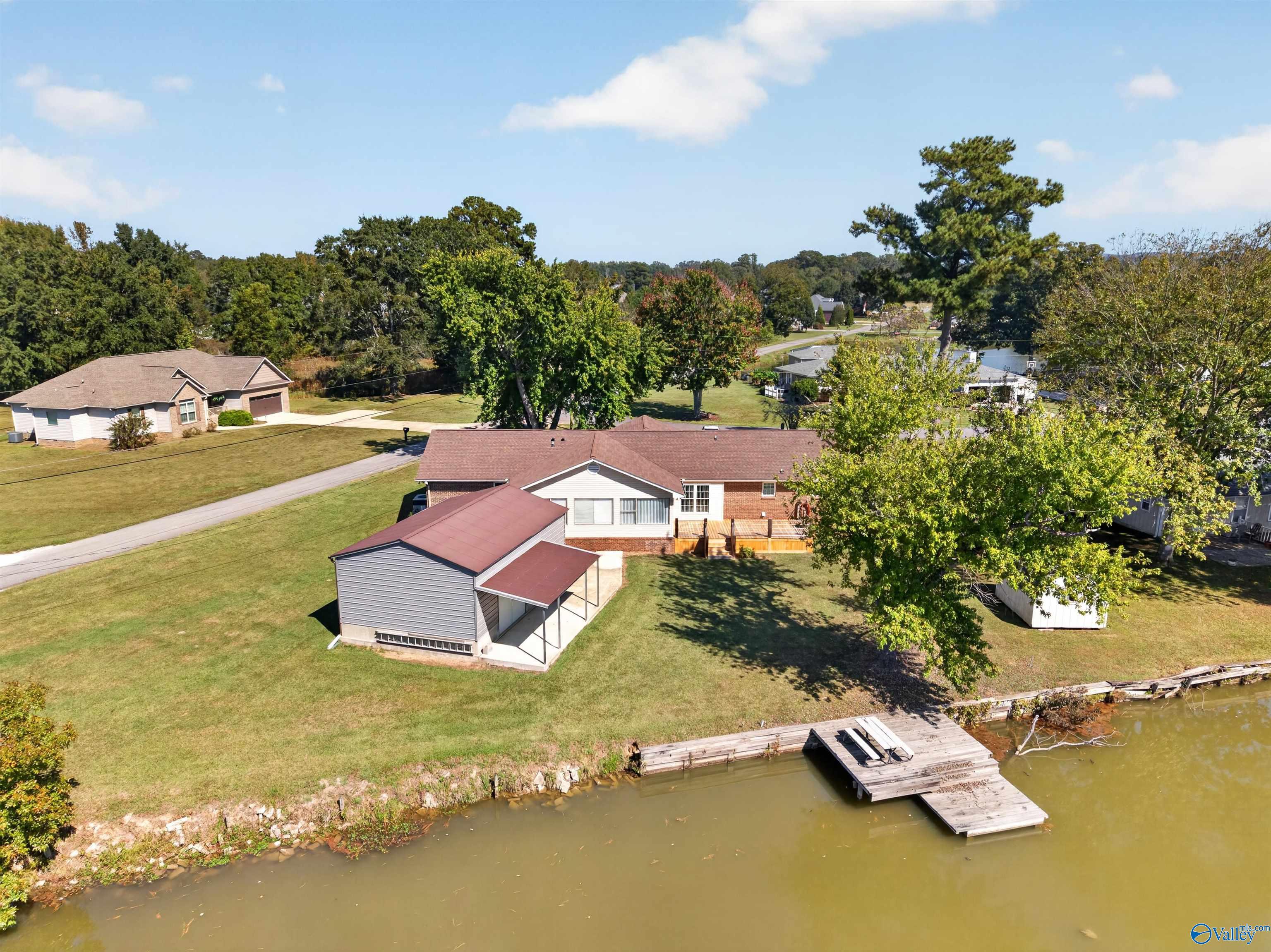 4610 Lake Breeze