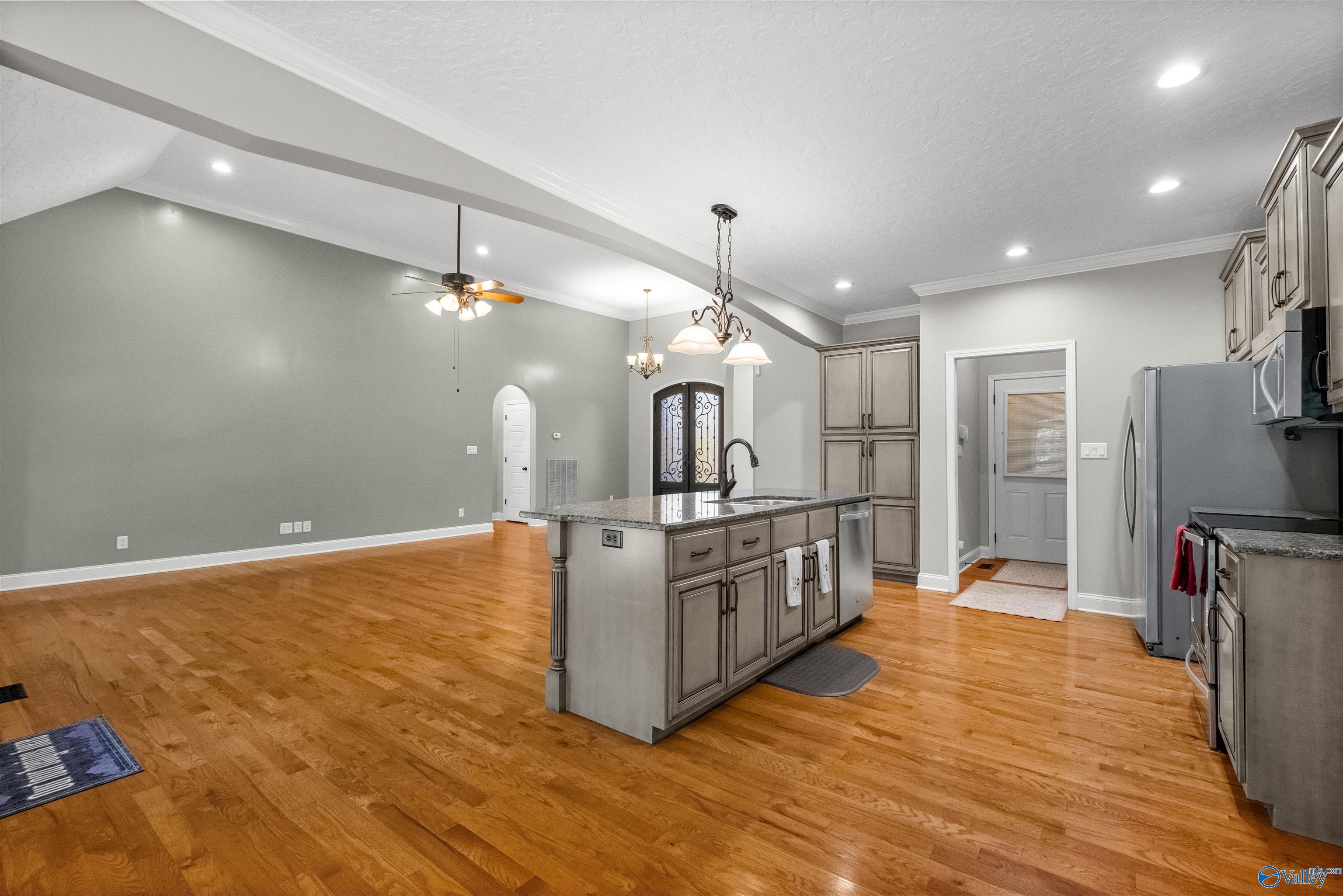 203 Laurel Wood