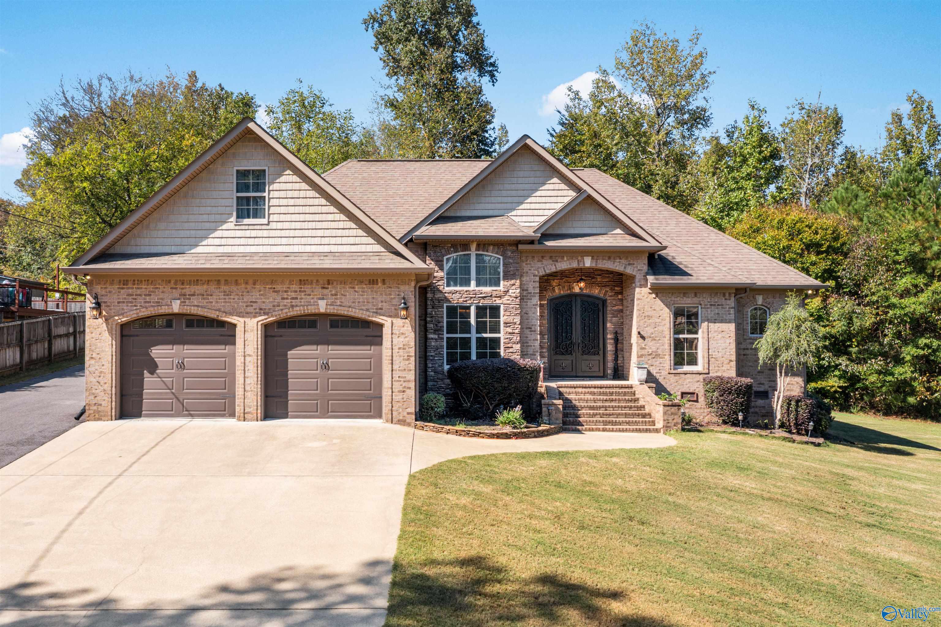 203 Laurel Wood