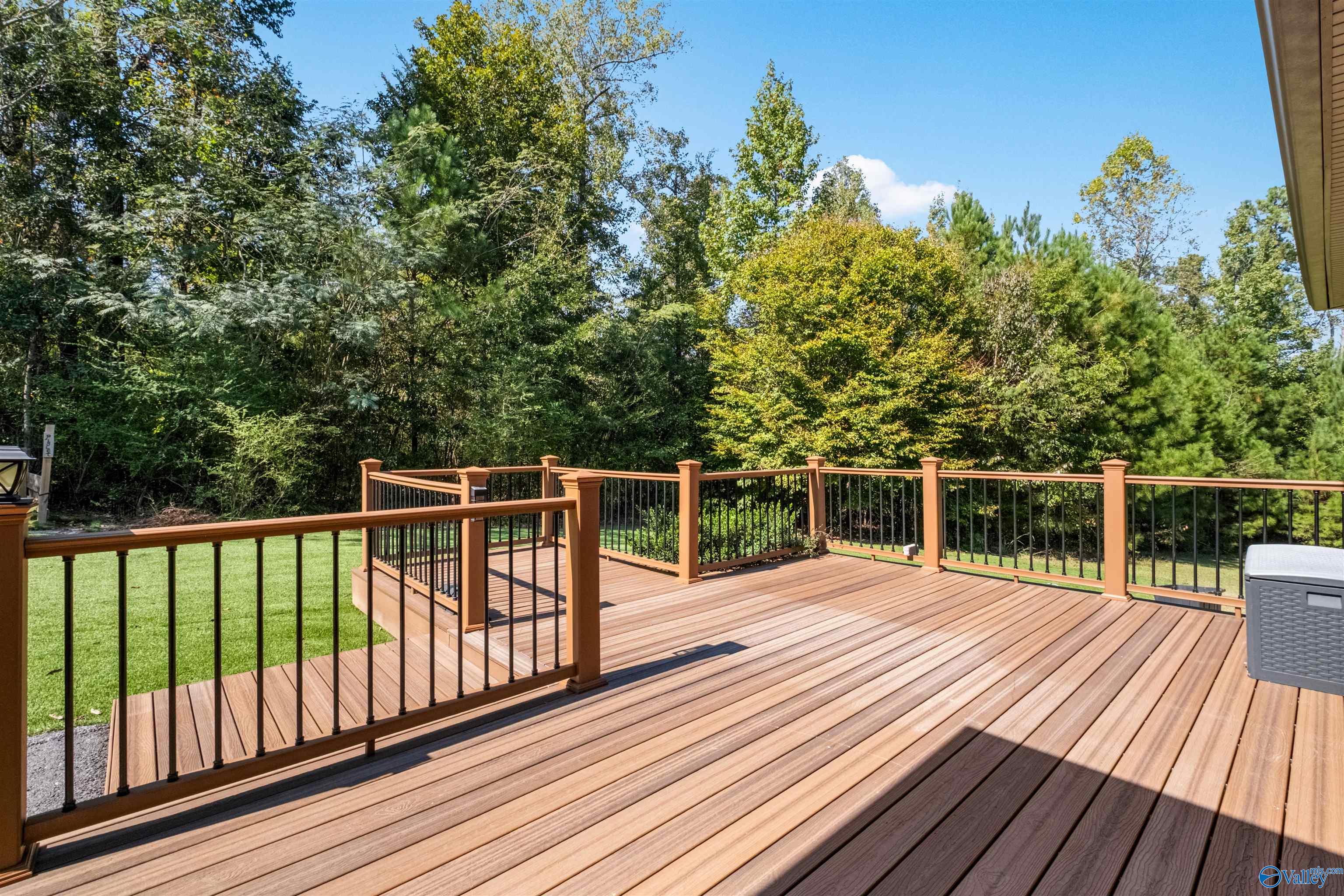 203 Laurel Wood