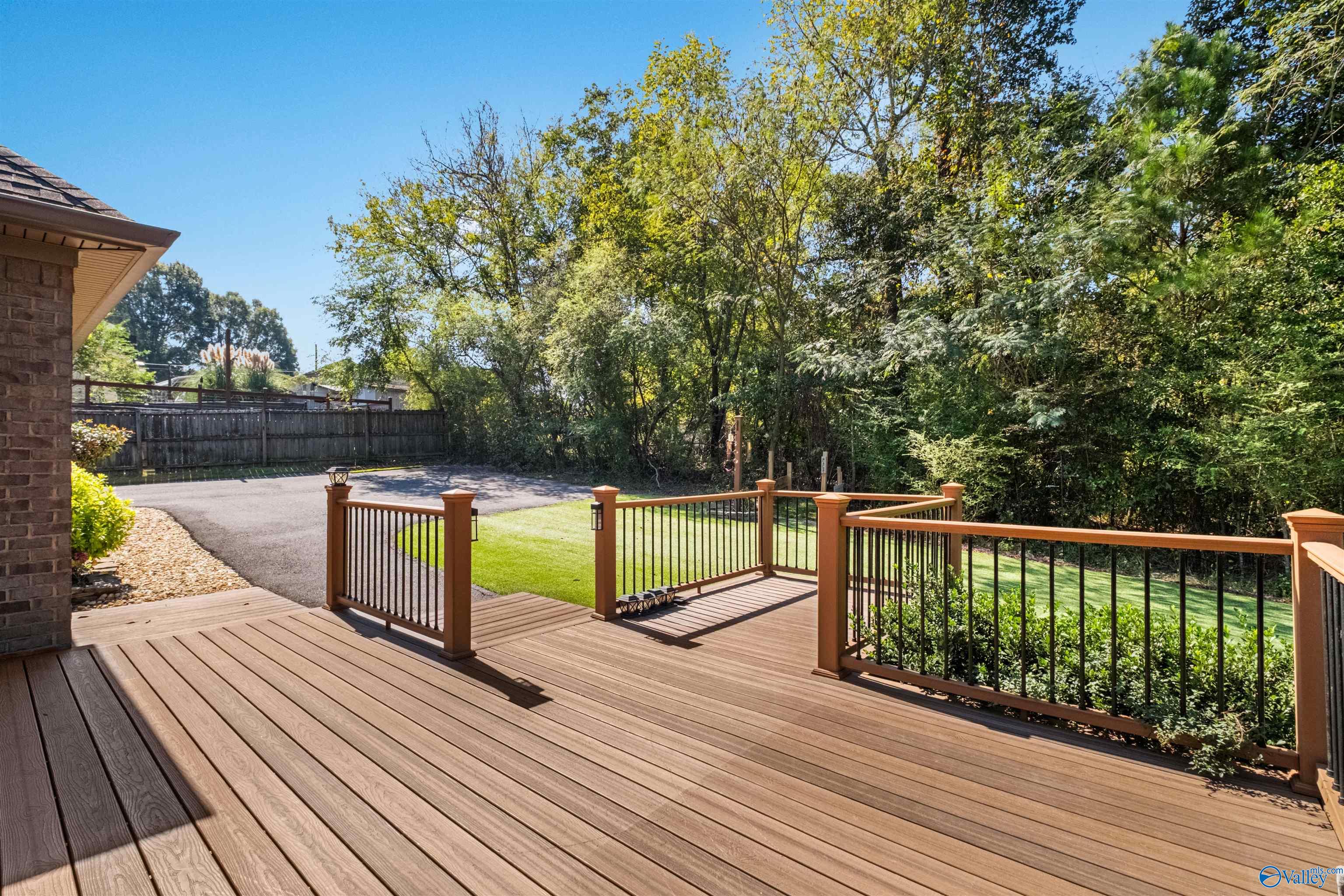 203 Laurel Wood