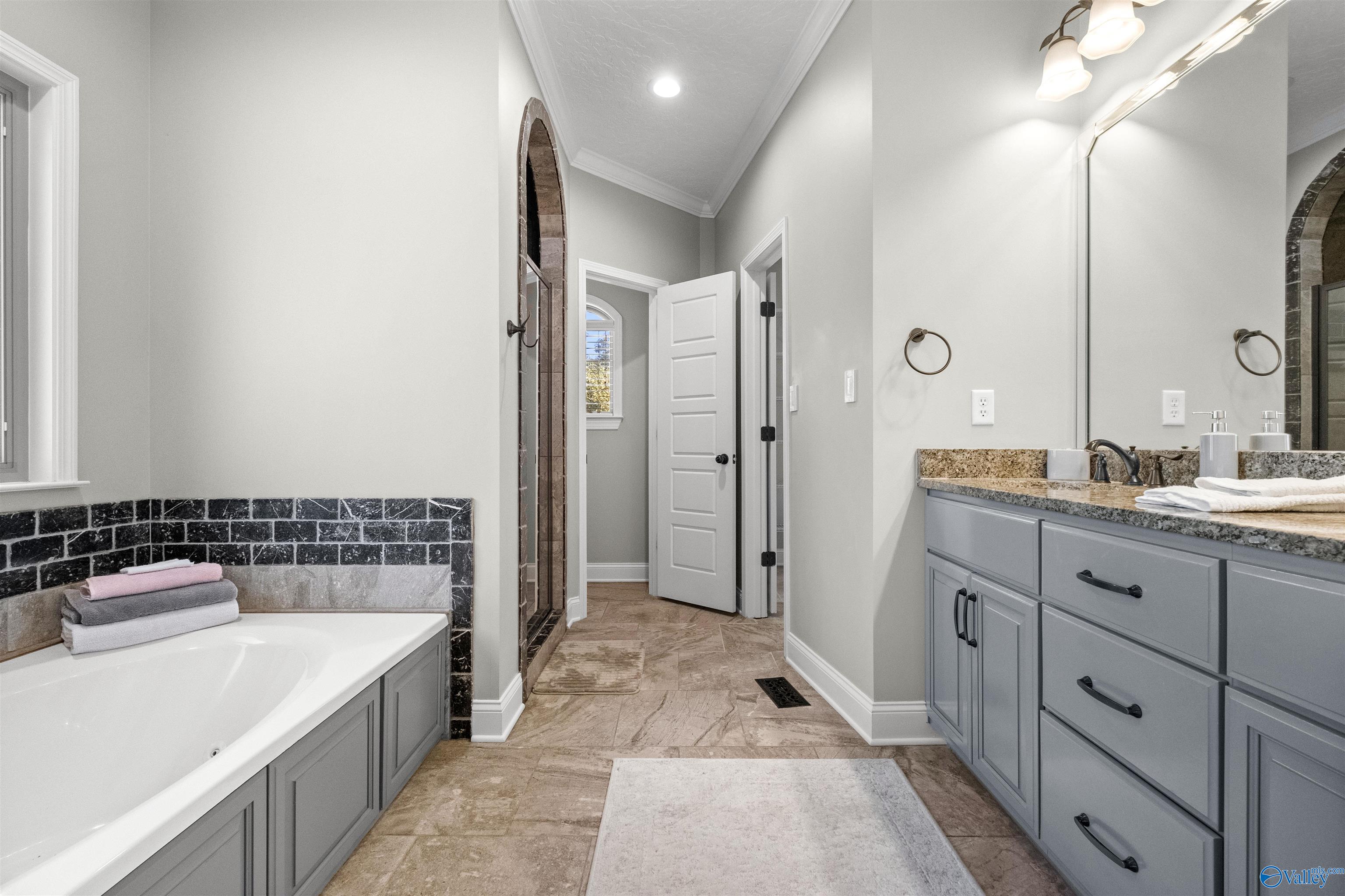 203 Laurel Wood