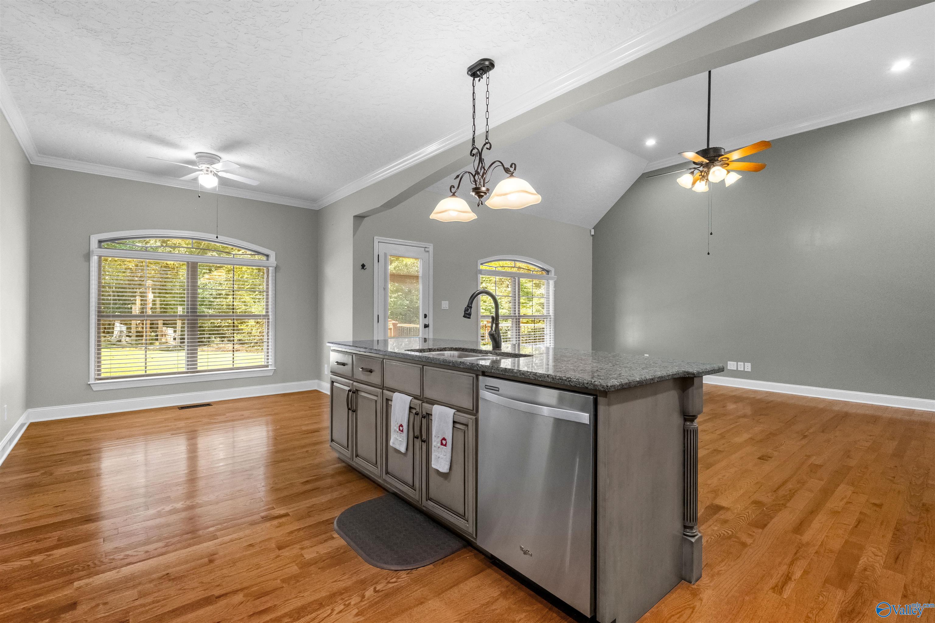 203 Laurel Wood