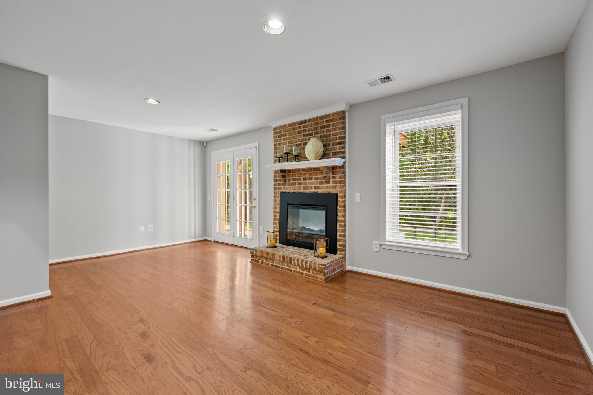 11455 Oak Leaf Dr