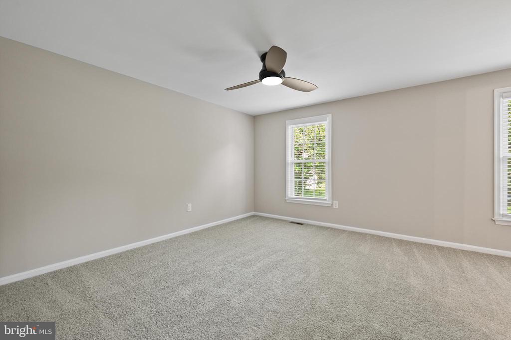 11455 Oak Leaf Dr