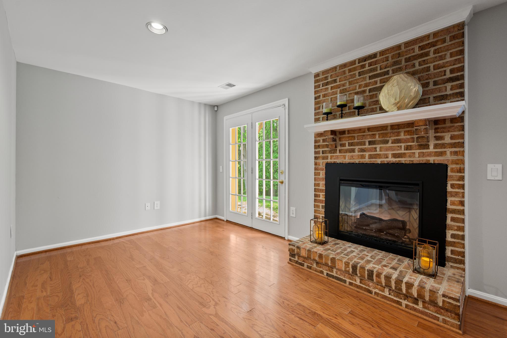 11455 Oak Leaf Dr
