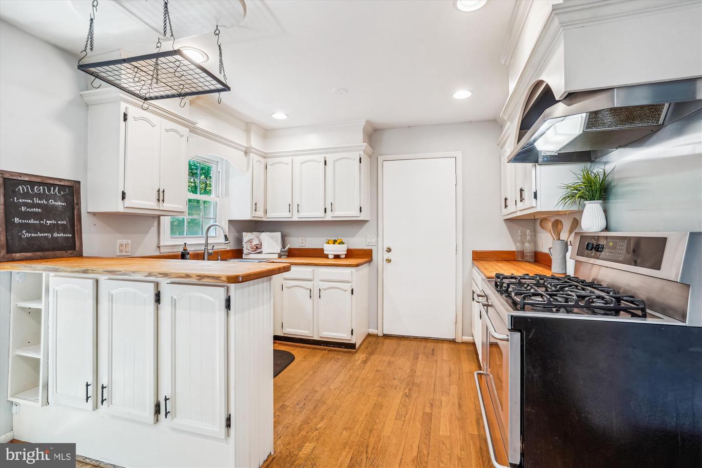 8322 Cushing Ct